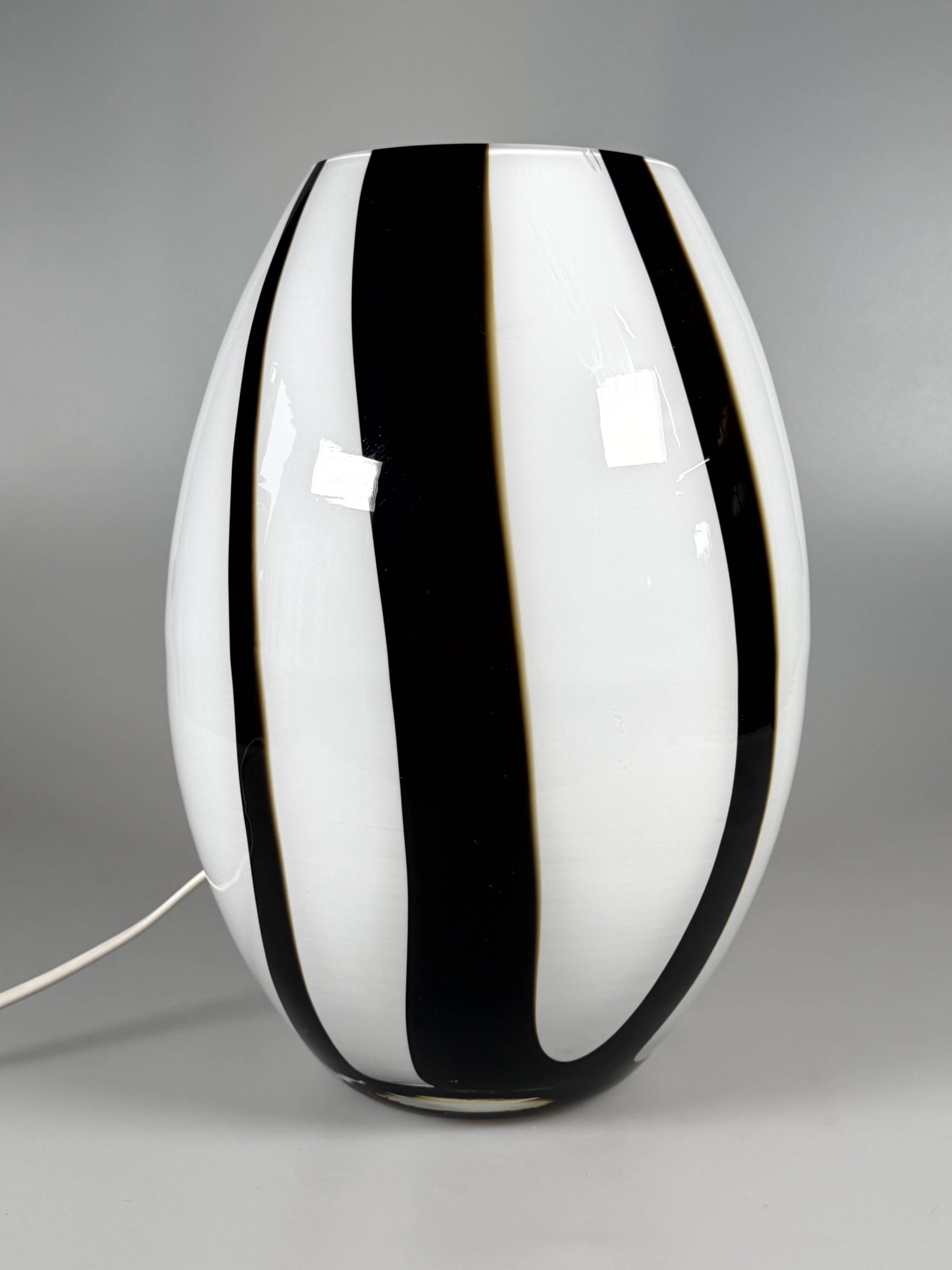 Lampe de table en verre vintage des années 1970 1980 par Volux Italie
