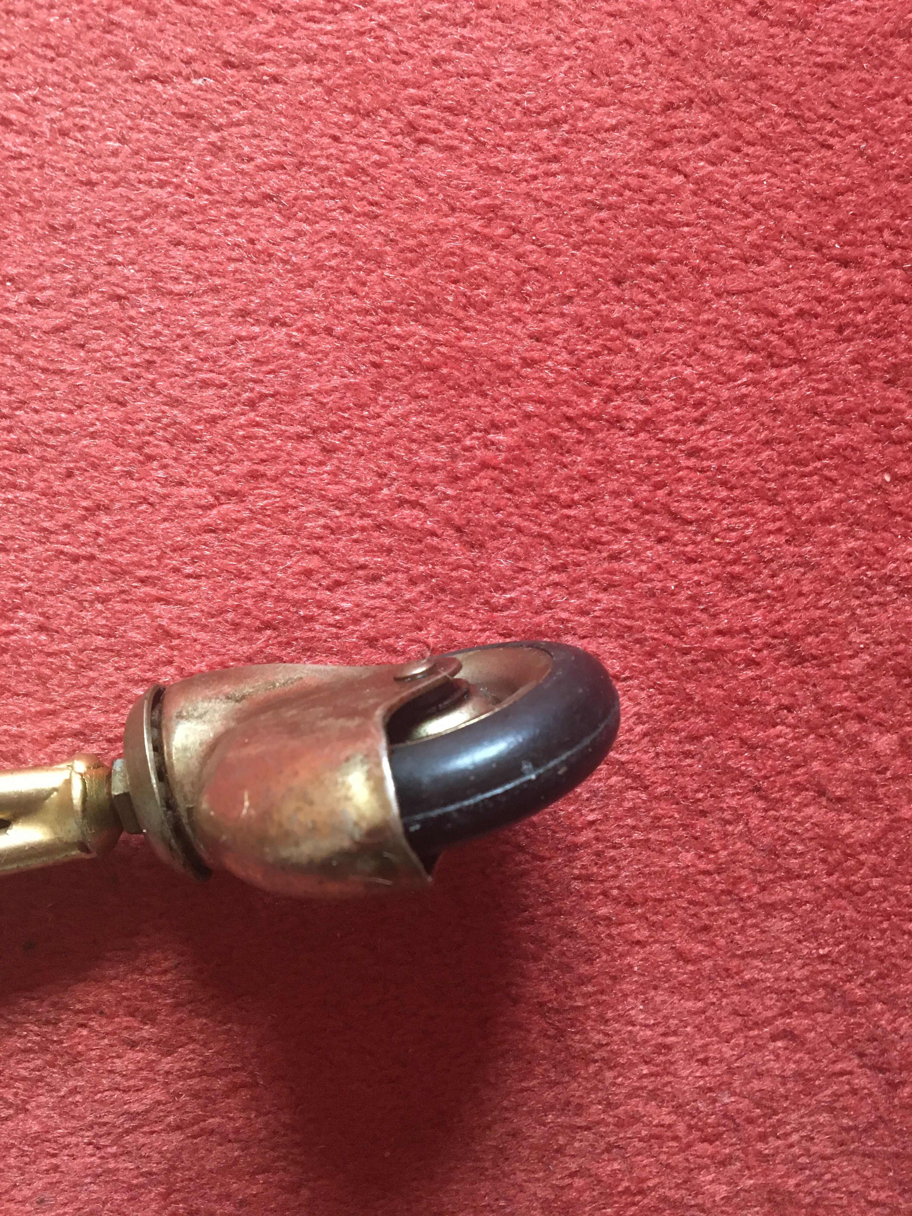 Golden and brown desserte