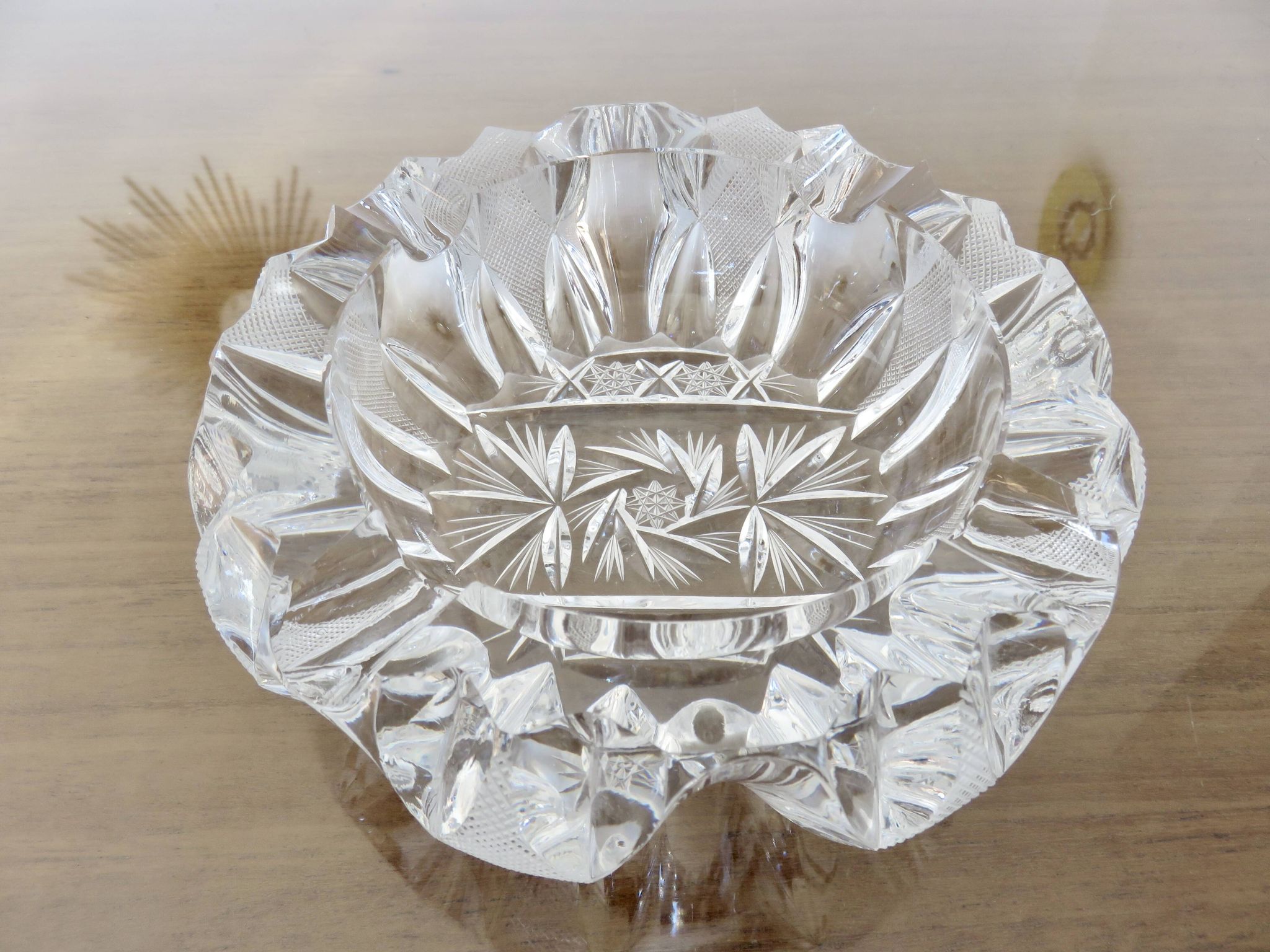 Impressive Bohemian crystal ashtray, crafted and engraved, 1950s.
