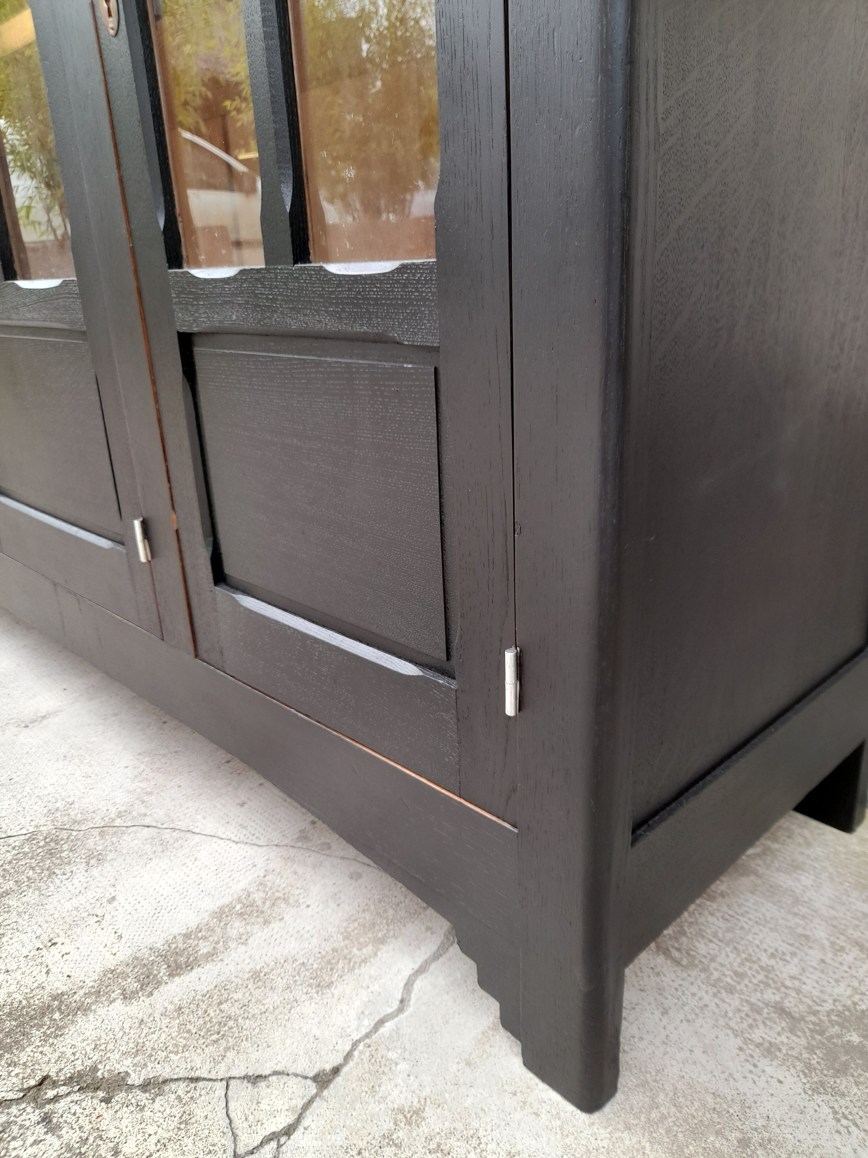 Buffet showcase 3 doors patiné black year 50