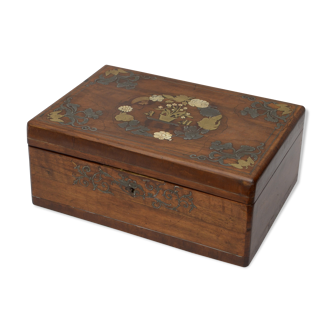 Victorian walnut and inlaid decorative box with a tray