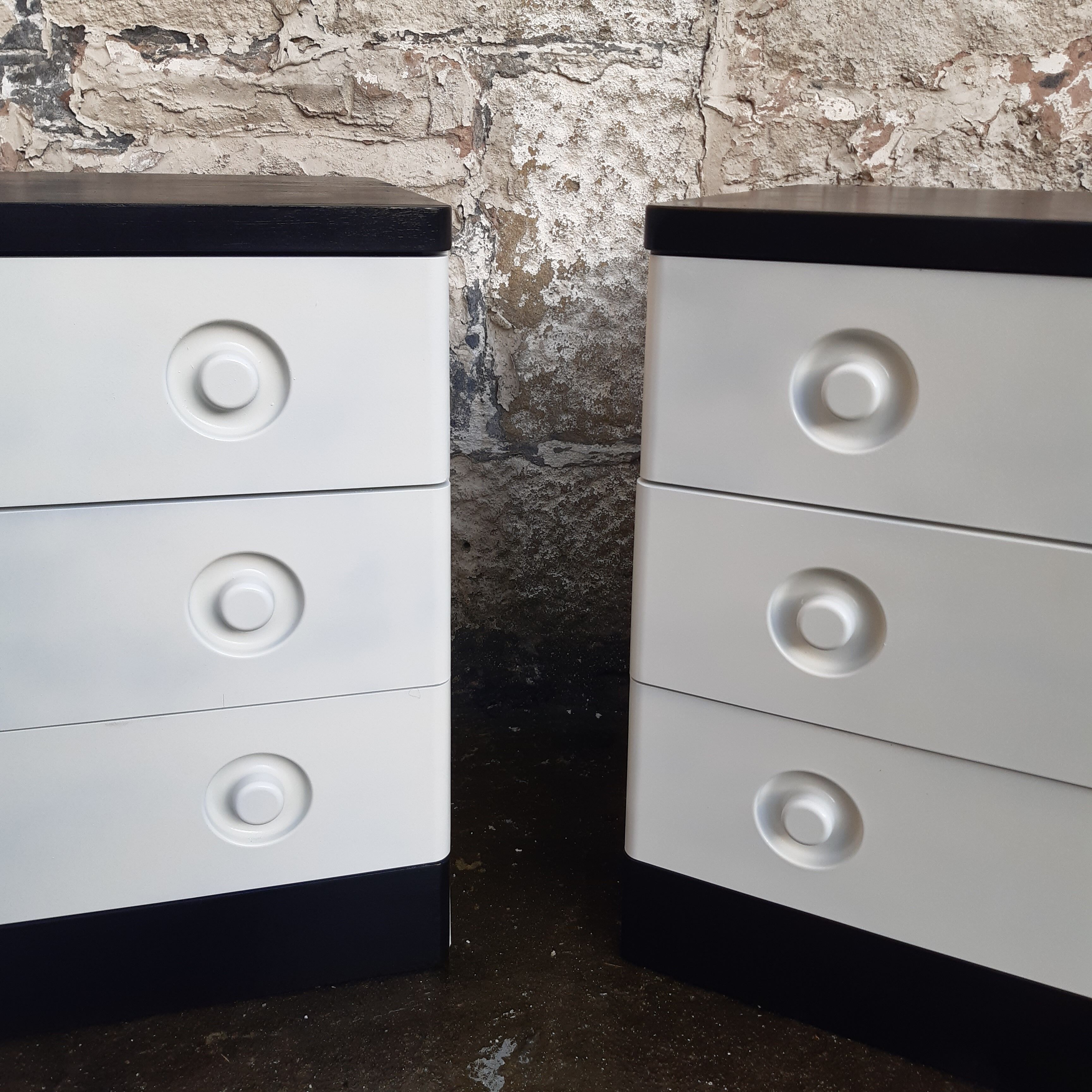 Stag nocturne chest of drawers