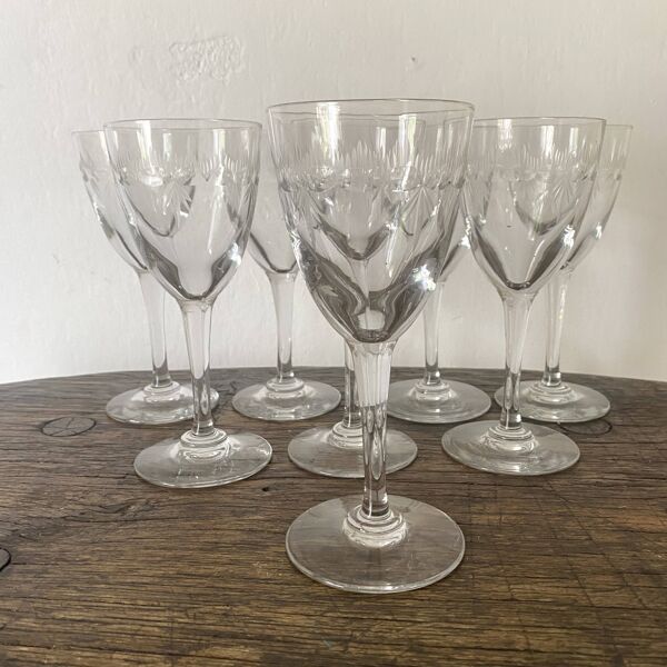 Verres à pied , verres  à vin en verre gravés