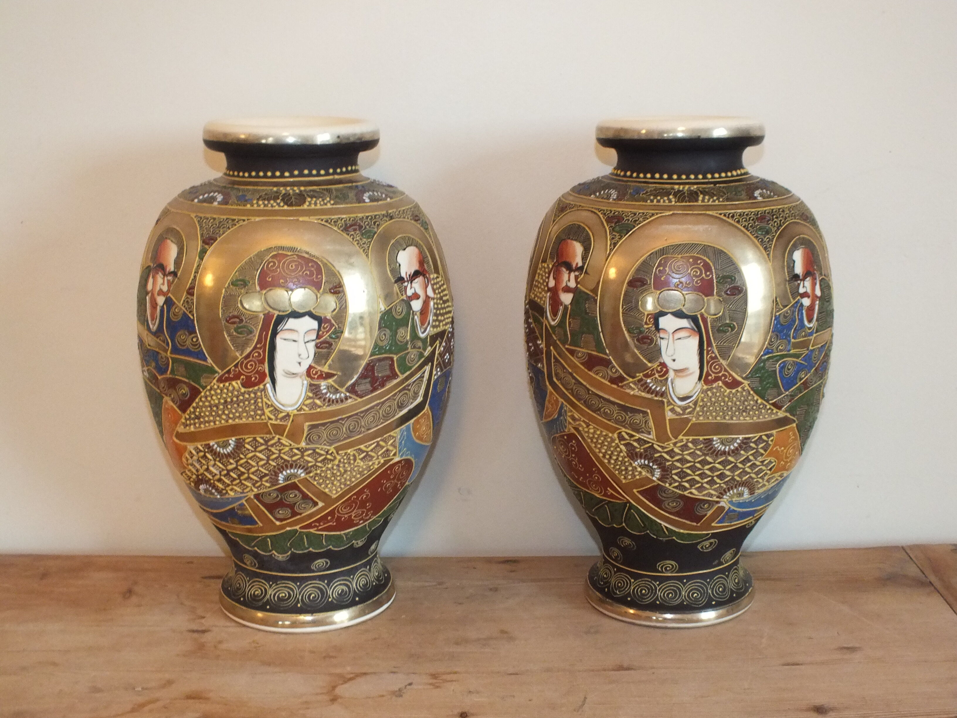 Pair of old Japan Satsuma vases, signed and enamelled