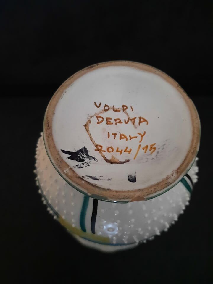 Italian ceramic vase Deruta signed and numbered