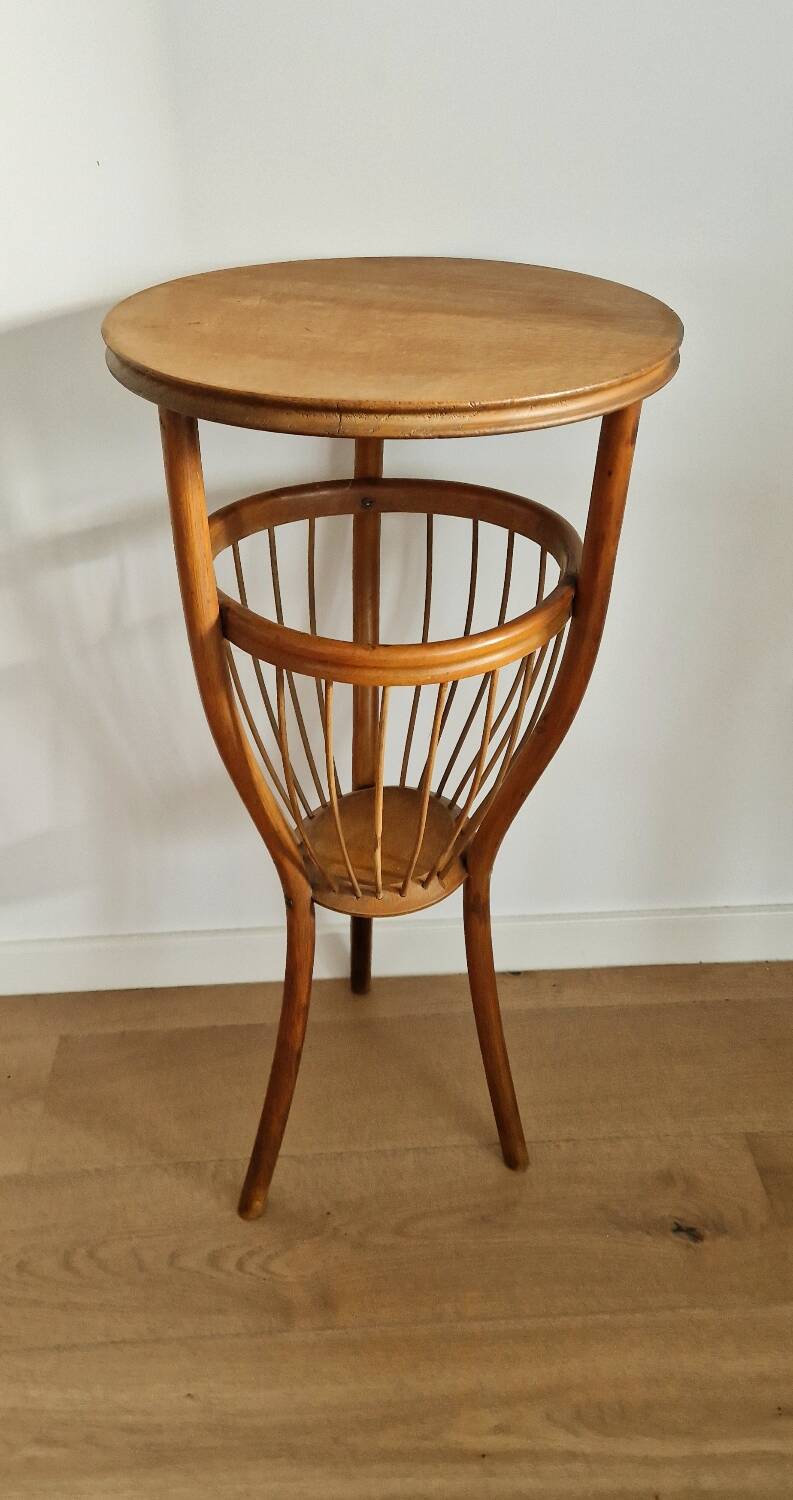 Rattan worker pedestal table from the 1950s