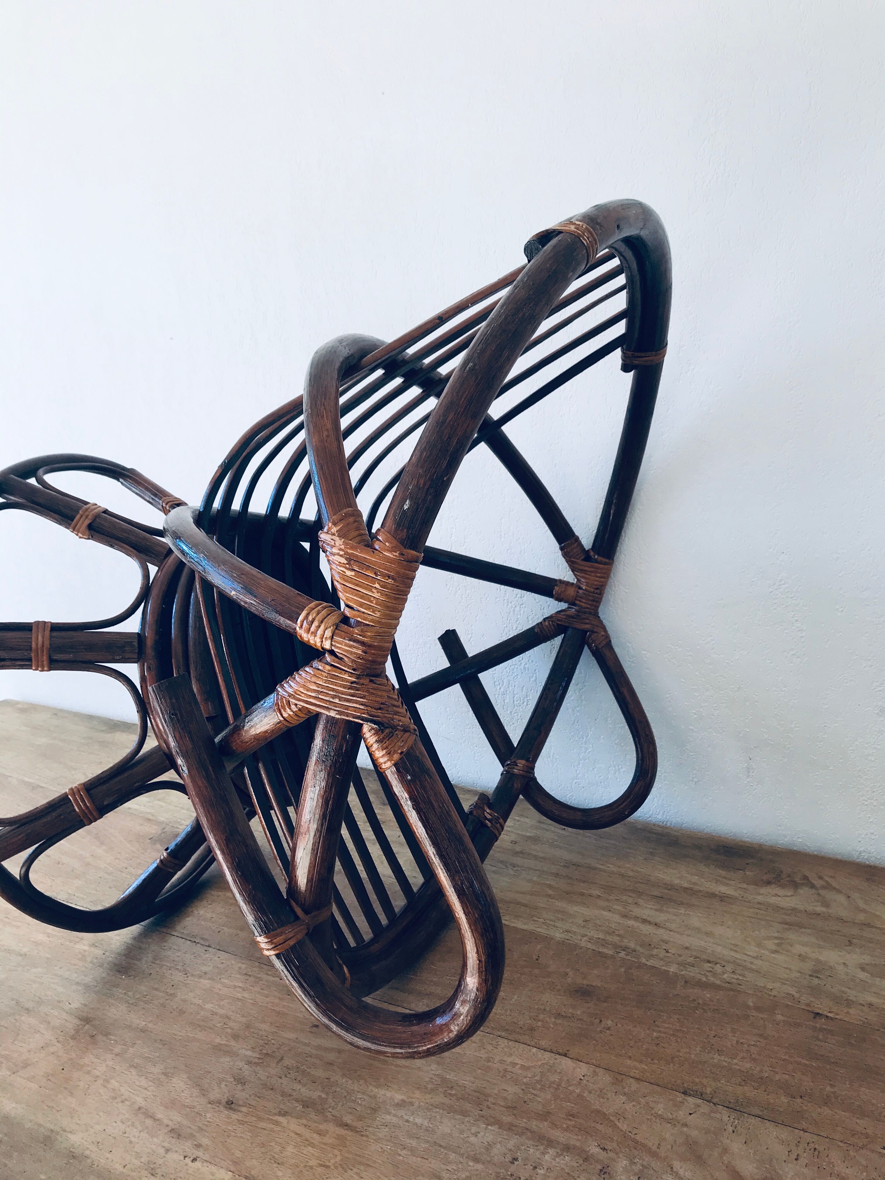 Rotating rattan chair