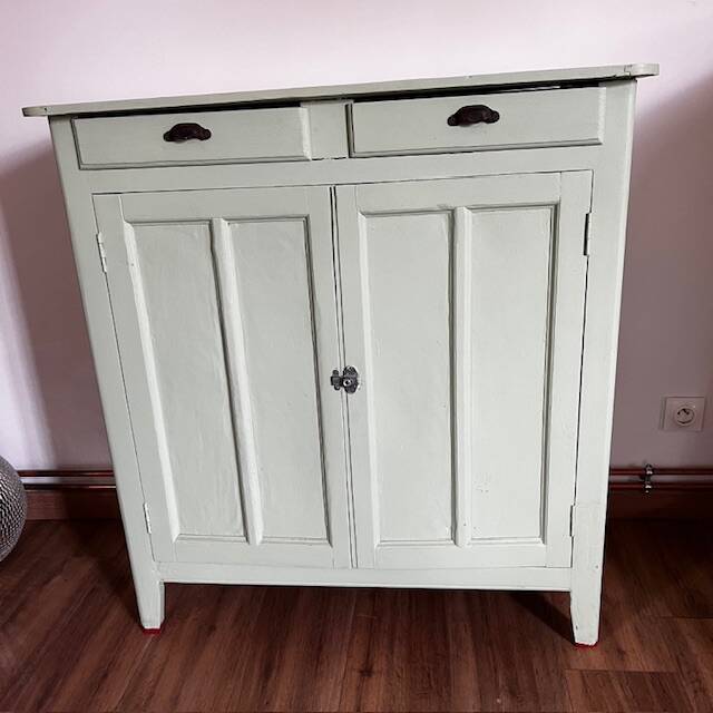 Green Parisian Buffet