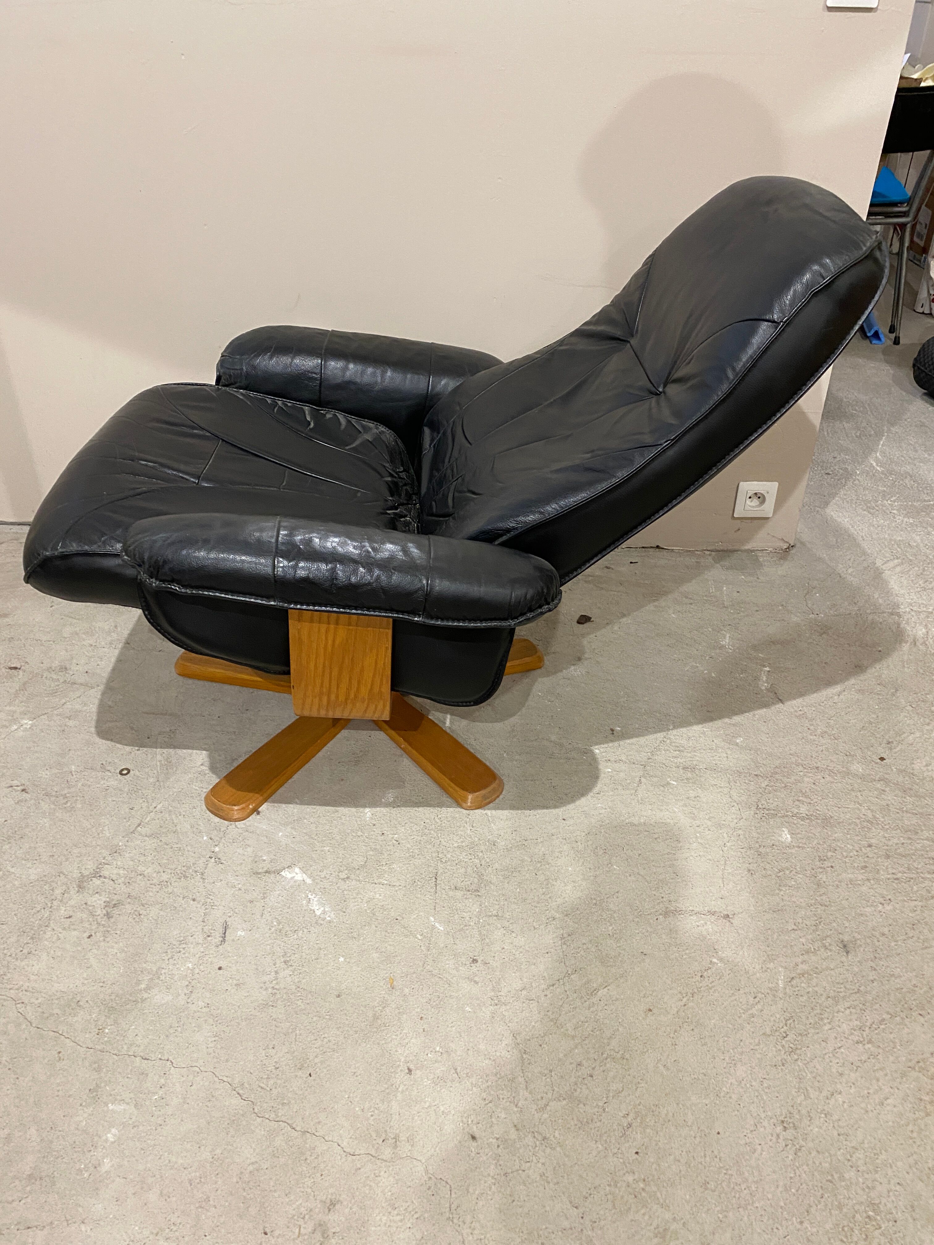 Scandinavian black leather relax armchair