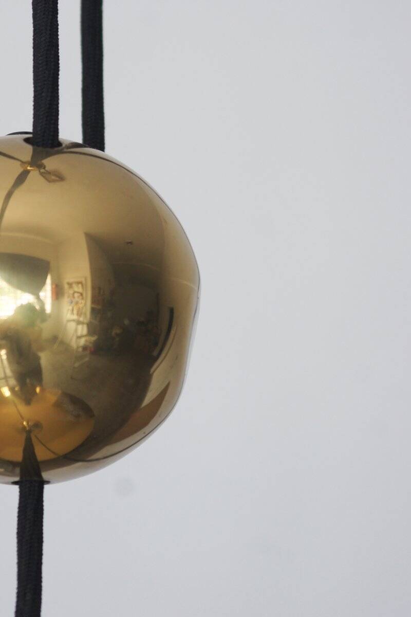 Pendant lamp in brass by Florian Schulz
