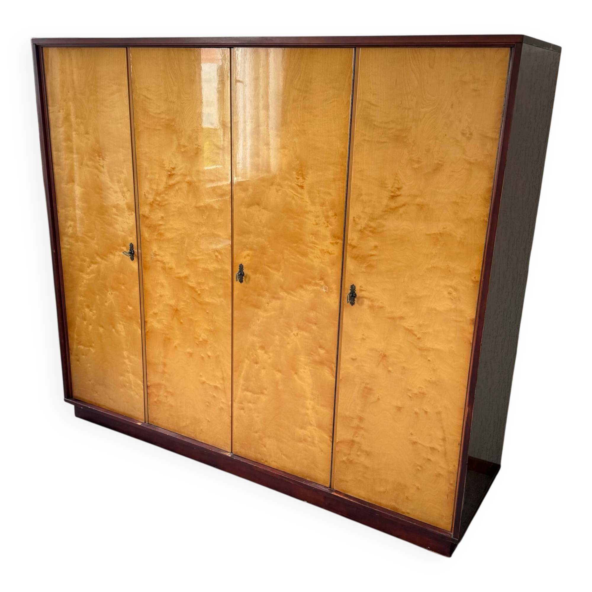 Vintage wardrobe highgloss