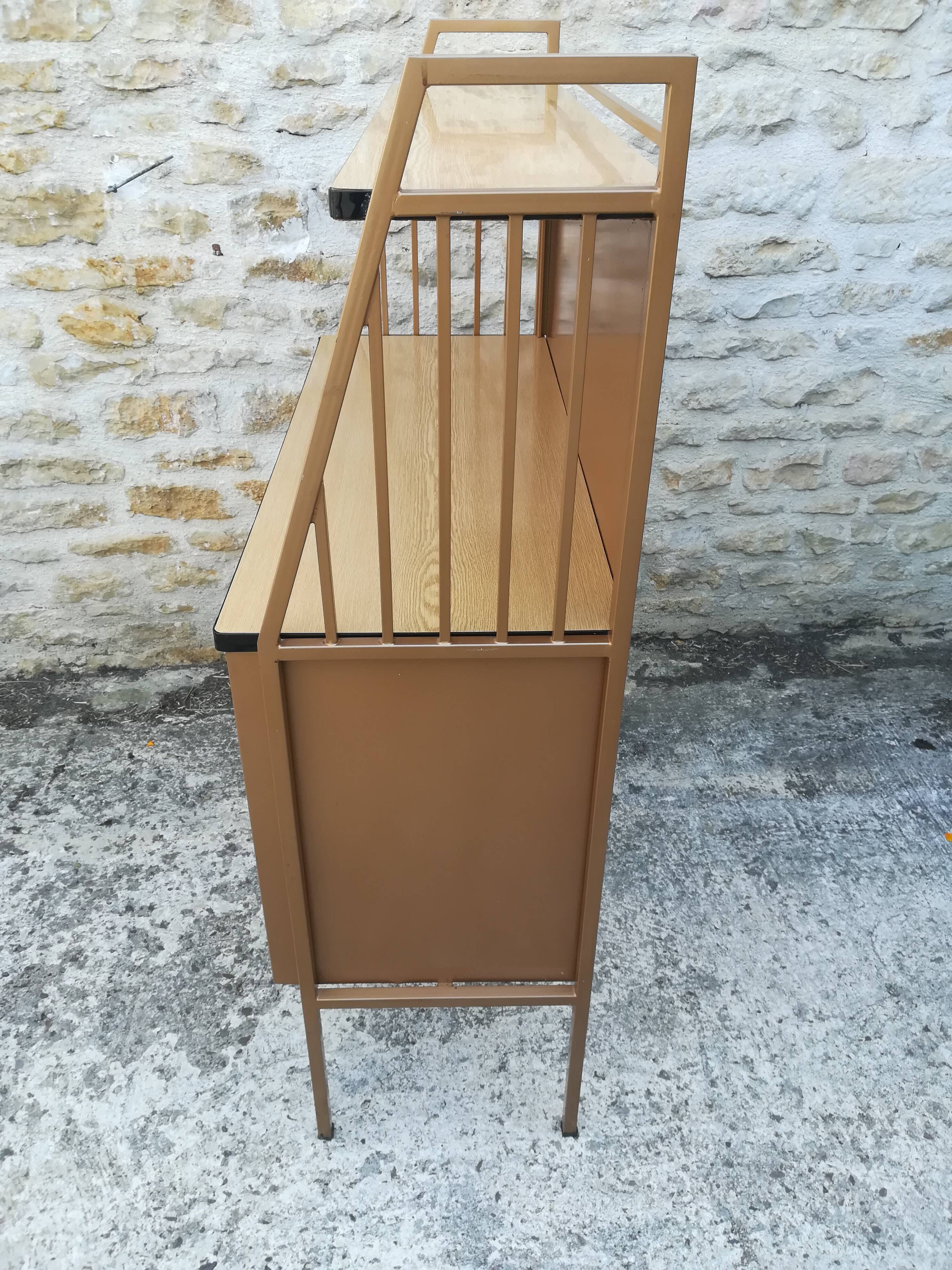 Buffet in formica