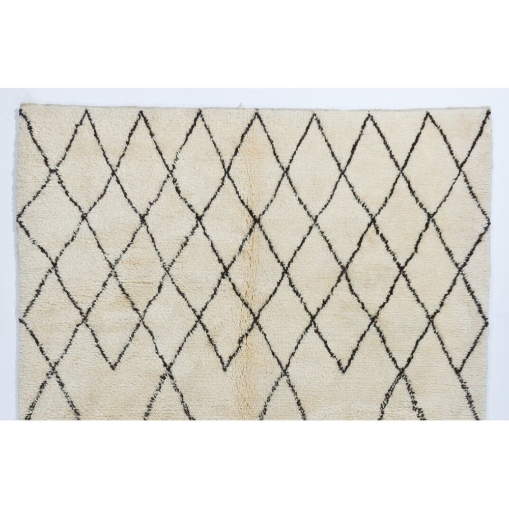 Contemporary Moroccan Rug Made of Natural Wool, Diamond Design Tulu Carpet