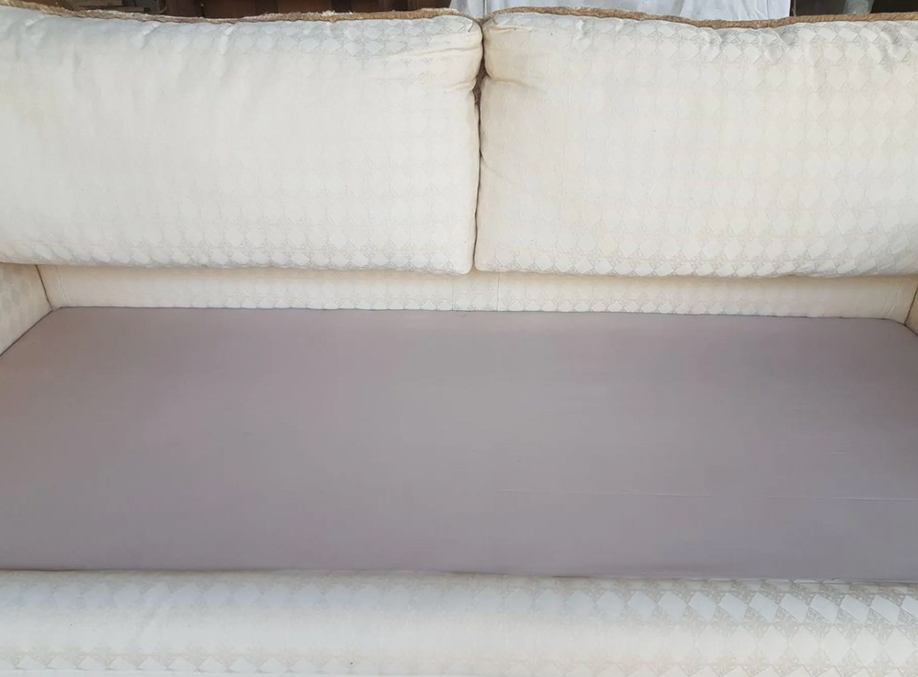 English sofa cottage style