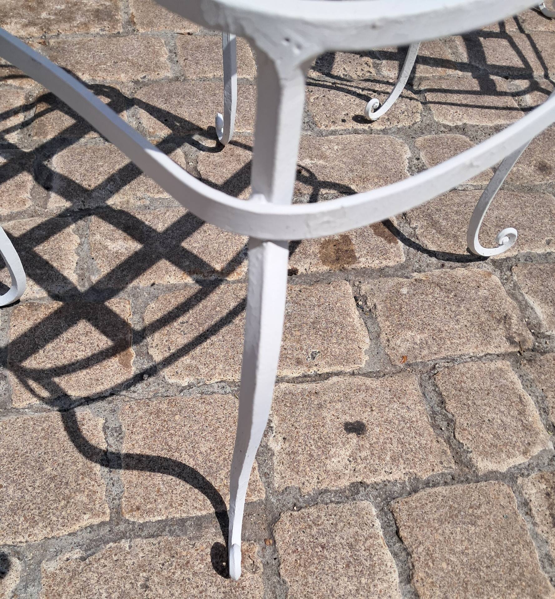 Serie de chaises de jardin en metal
