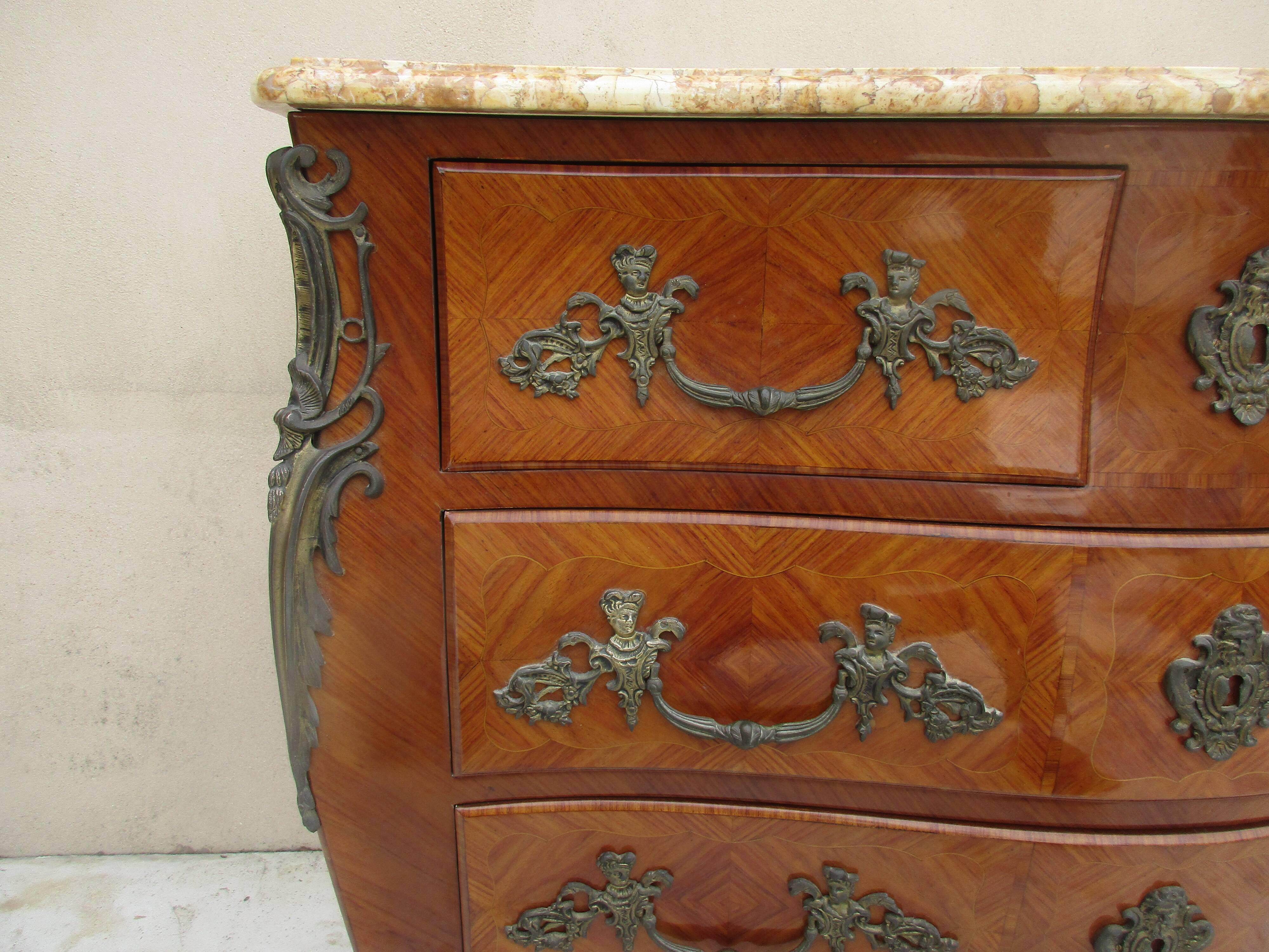 Dresser en marquetry style lLuis XV