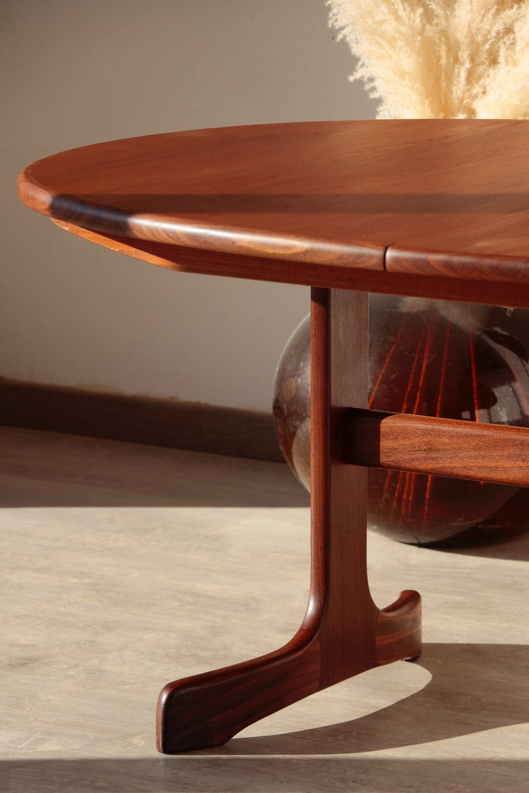 Oval dining table – 6 to 8 people – G Plan