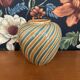 Ancien vase boule en céramique forme spirale vintage