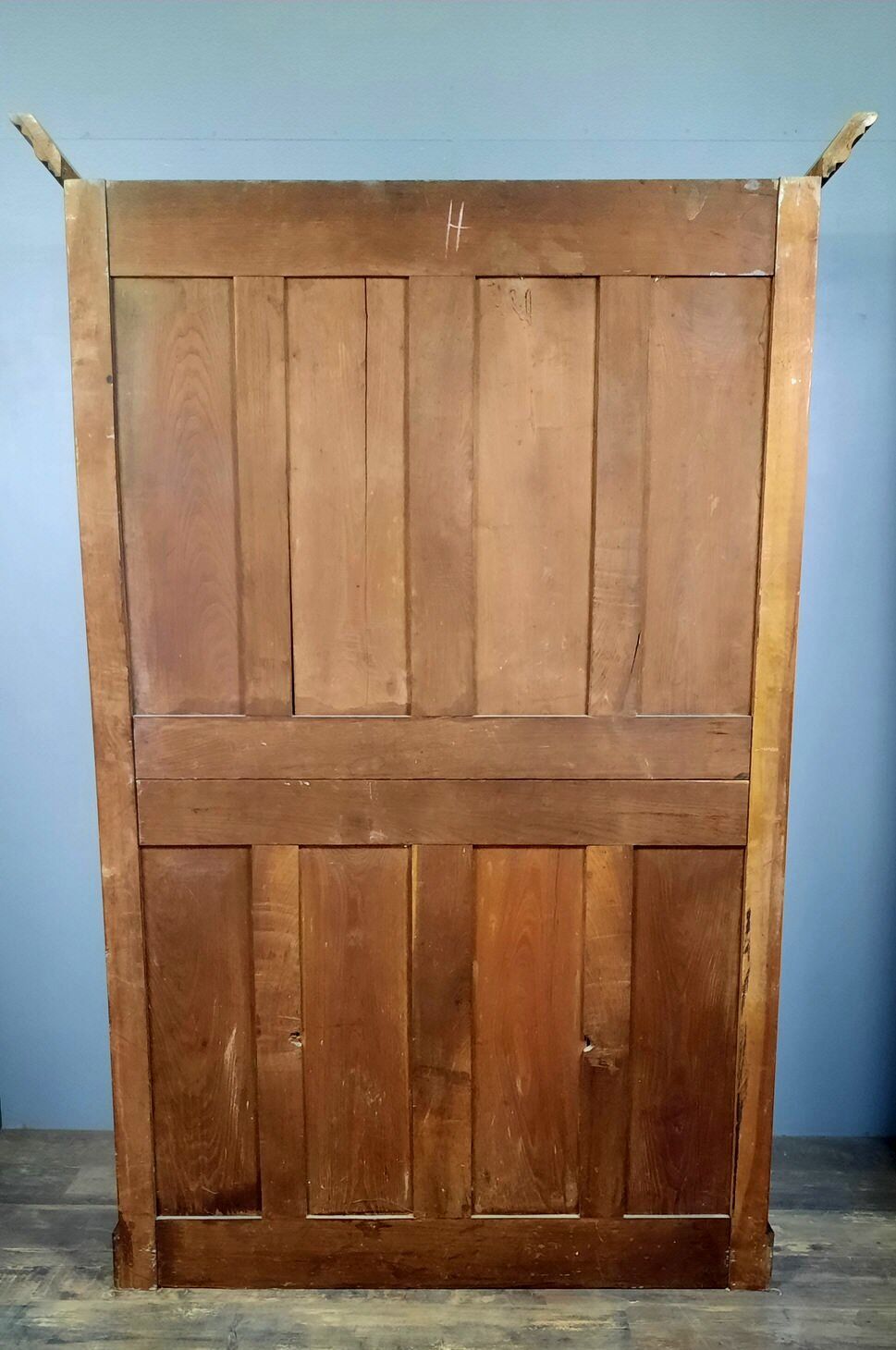 Louis Philippe period wardrobe in walnut nineteenth around 1830