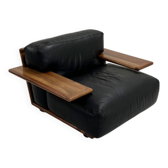 “Pianura” armchair in black leather by Mario Bellini for Cassina, 1970