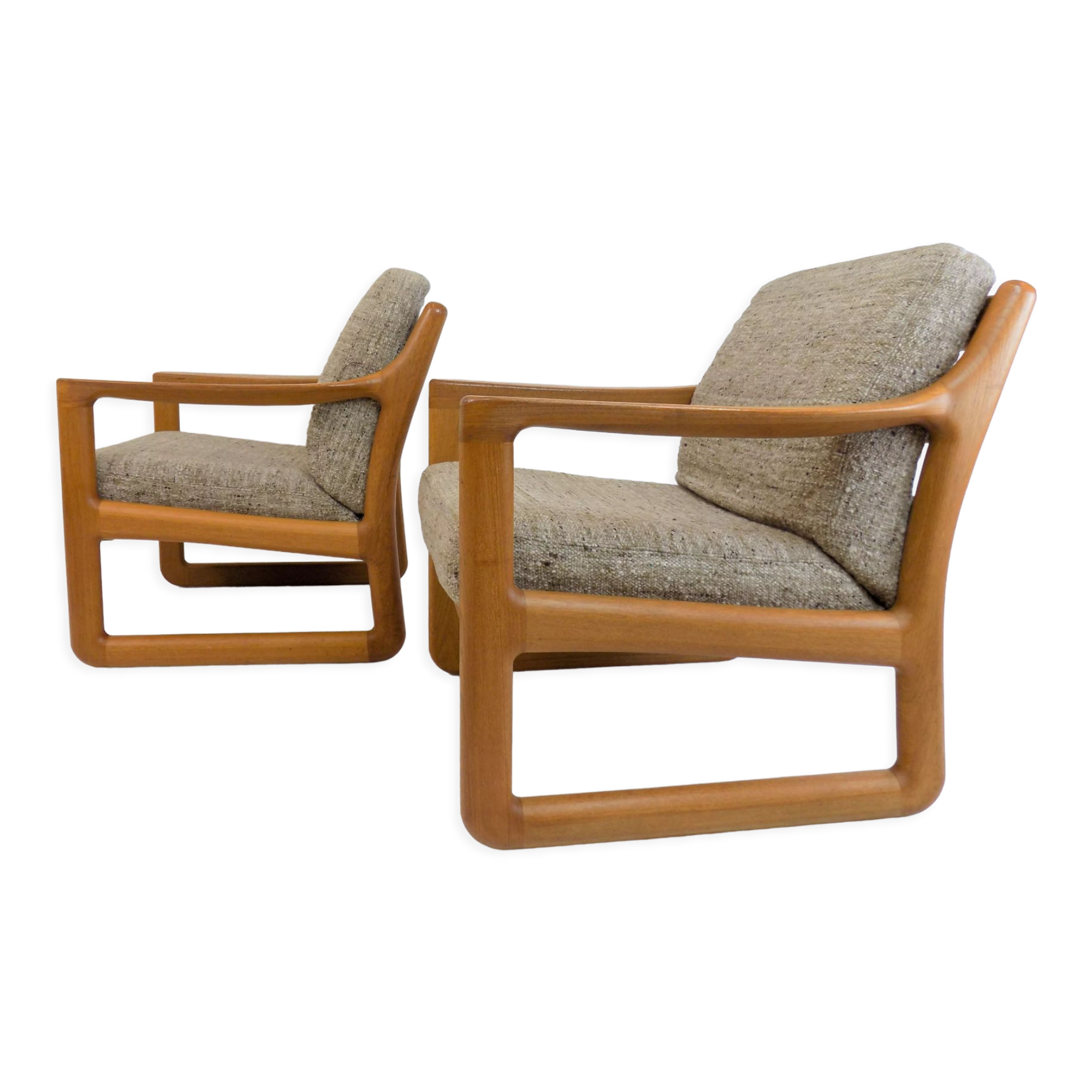 Paire de fauteuils par Johannes Andersen
