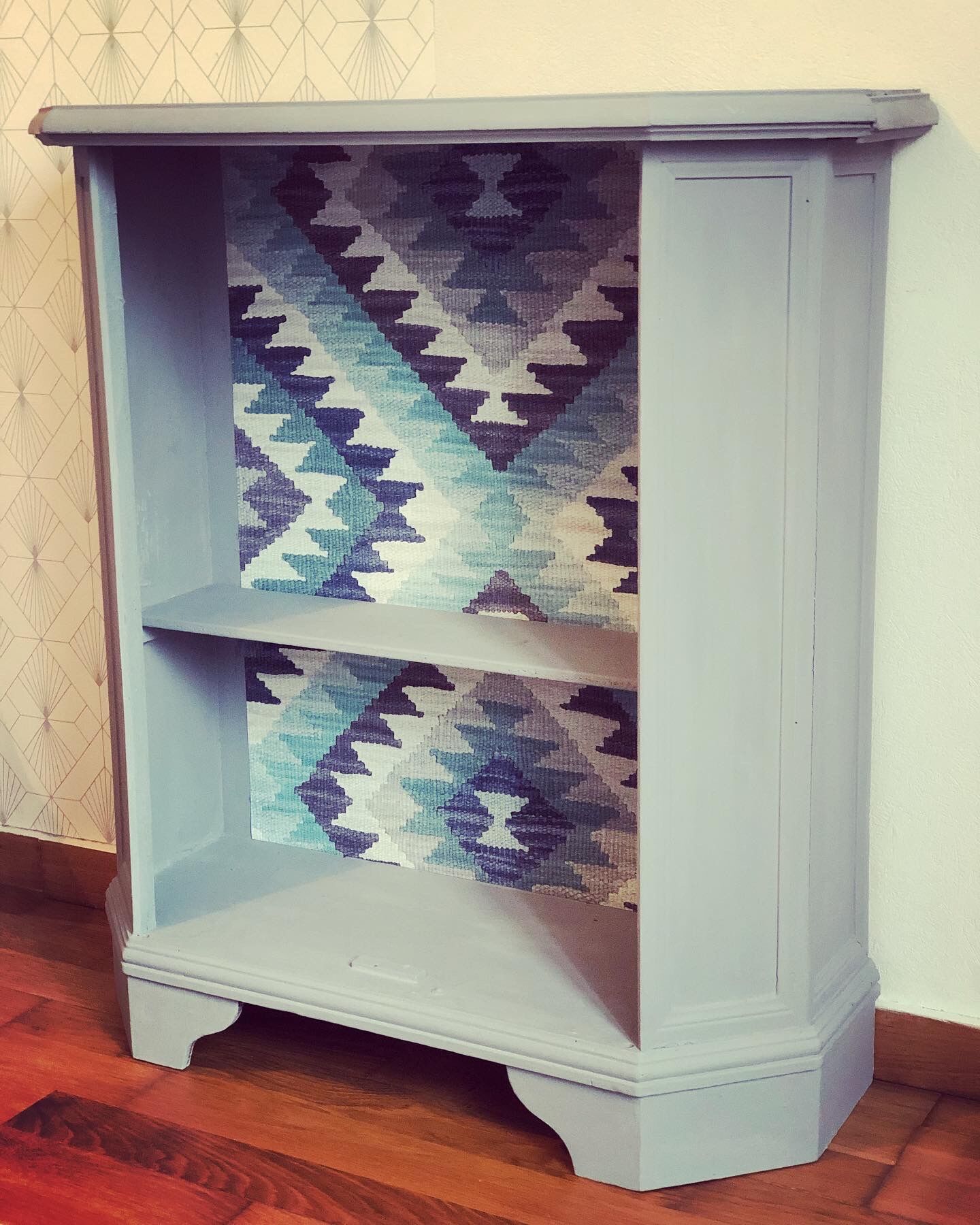 Kilim old shelf restyled