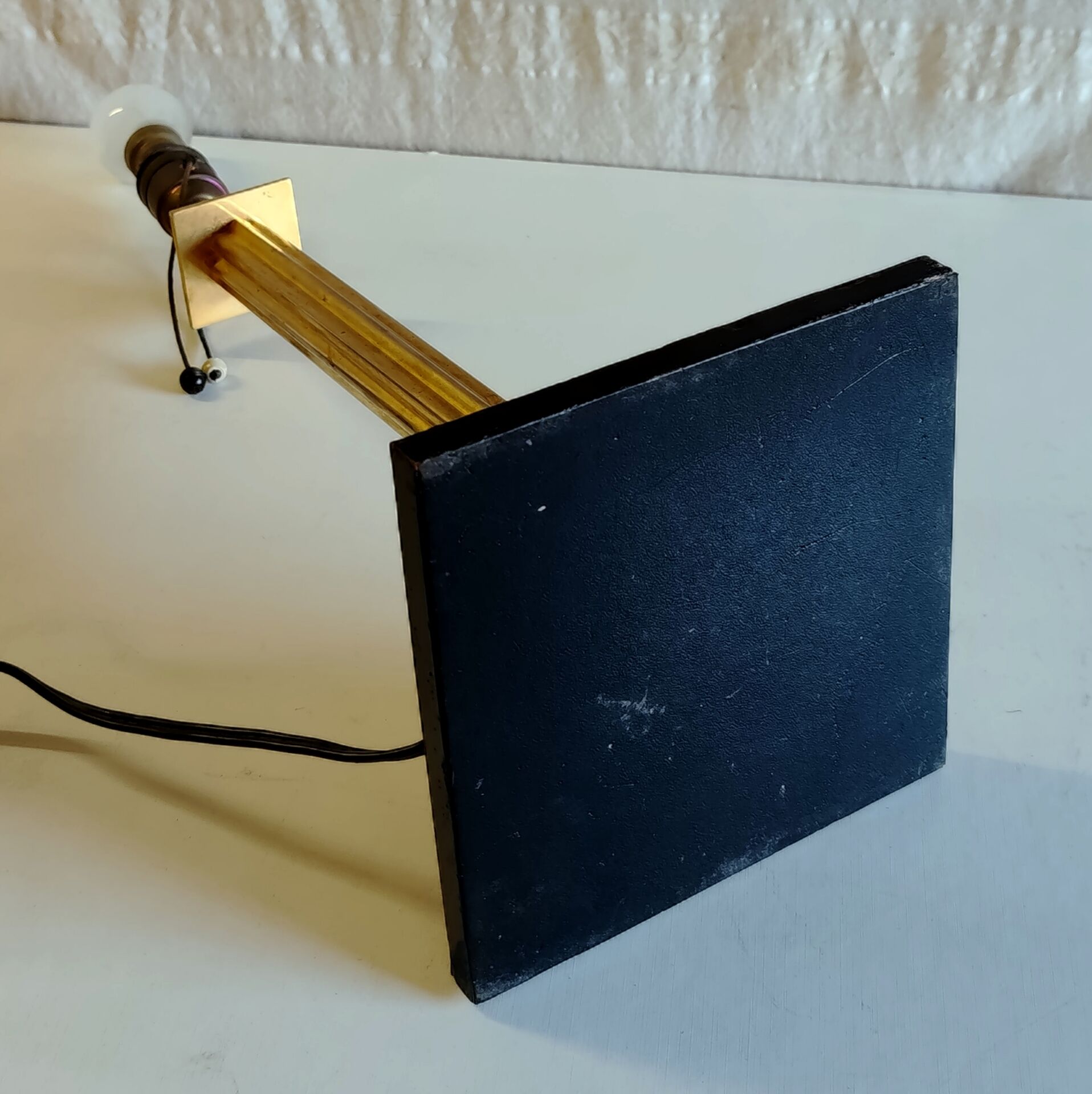 Table lamp base in leather and brass - 50s design