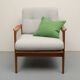 Fauteuil des années 1960 en cerisier, gris clair avec coussin vert