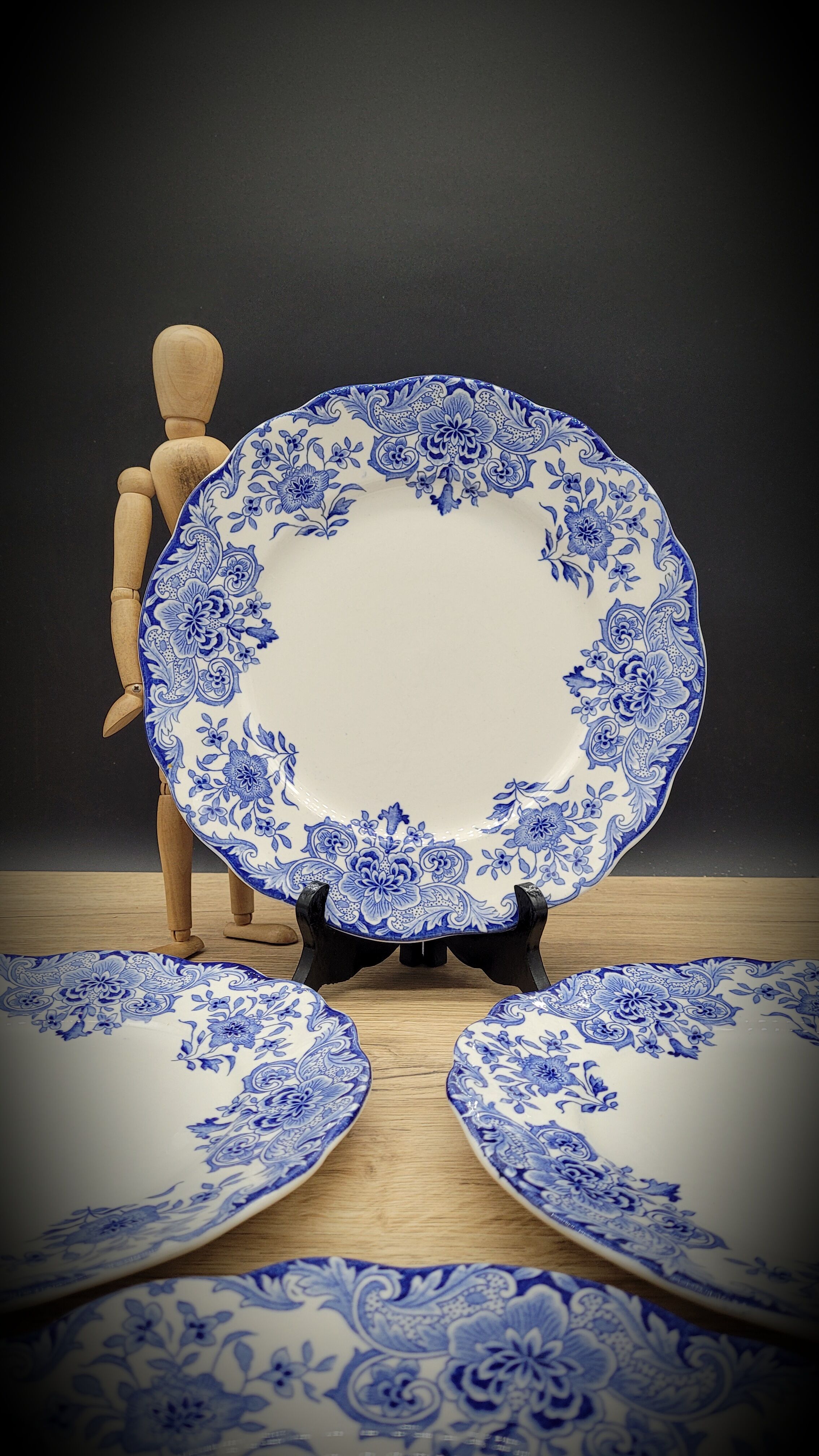 Set 4 flat plates Dordrecht