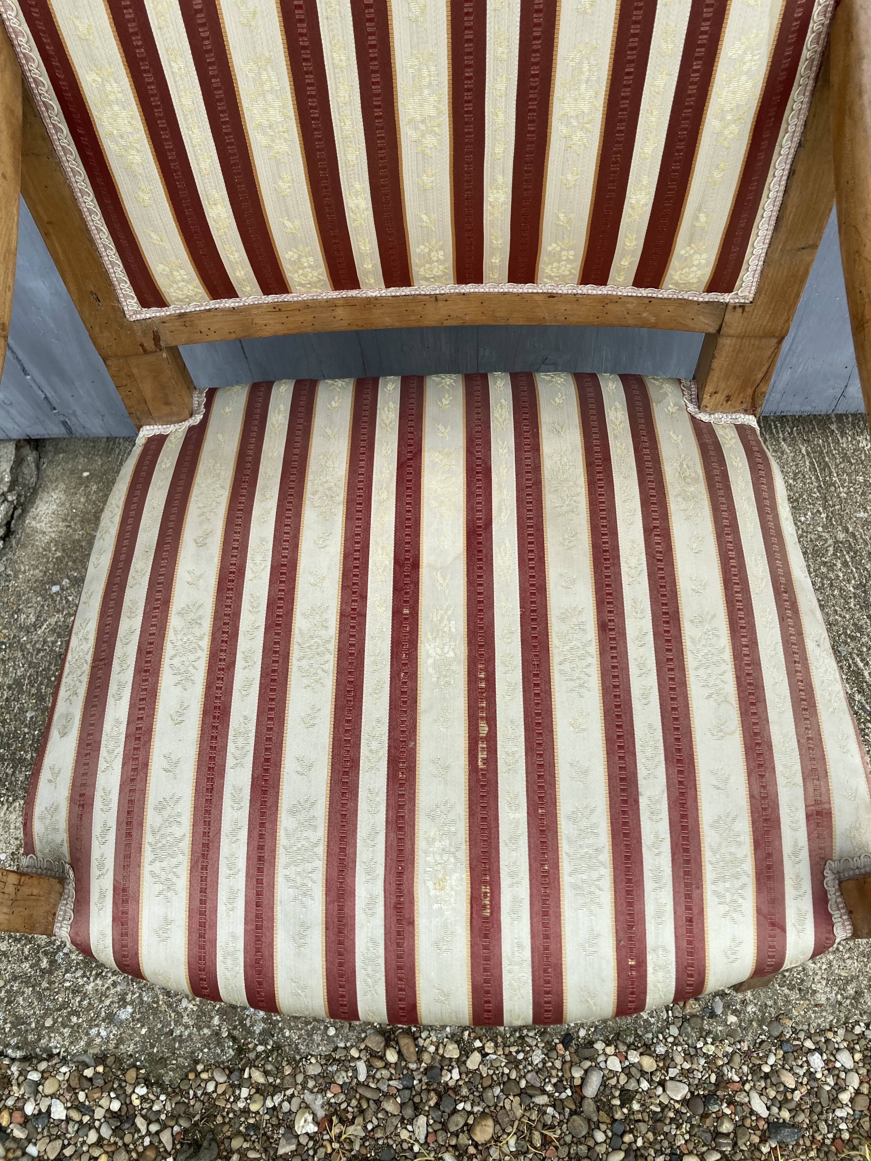 Fauteuil restauration en noyer