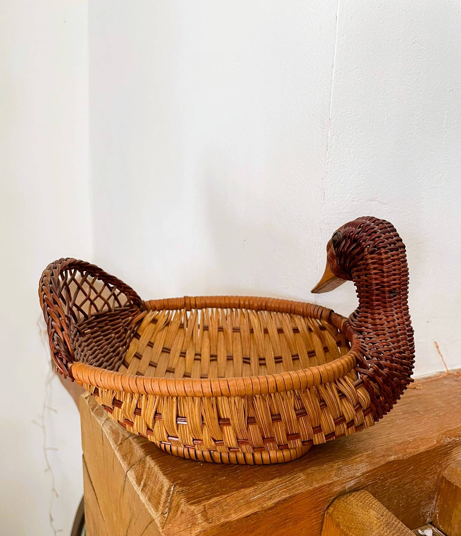 Panière / corbeille en osier en forme de canard