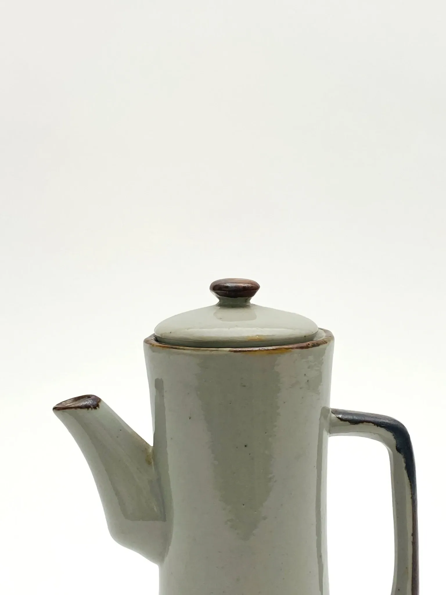Cafetière en grès émaillé bicolore