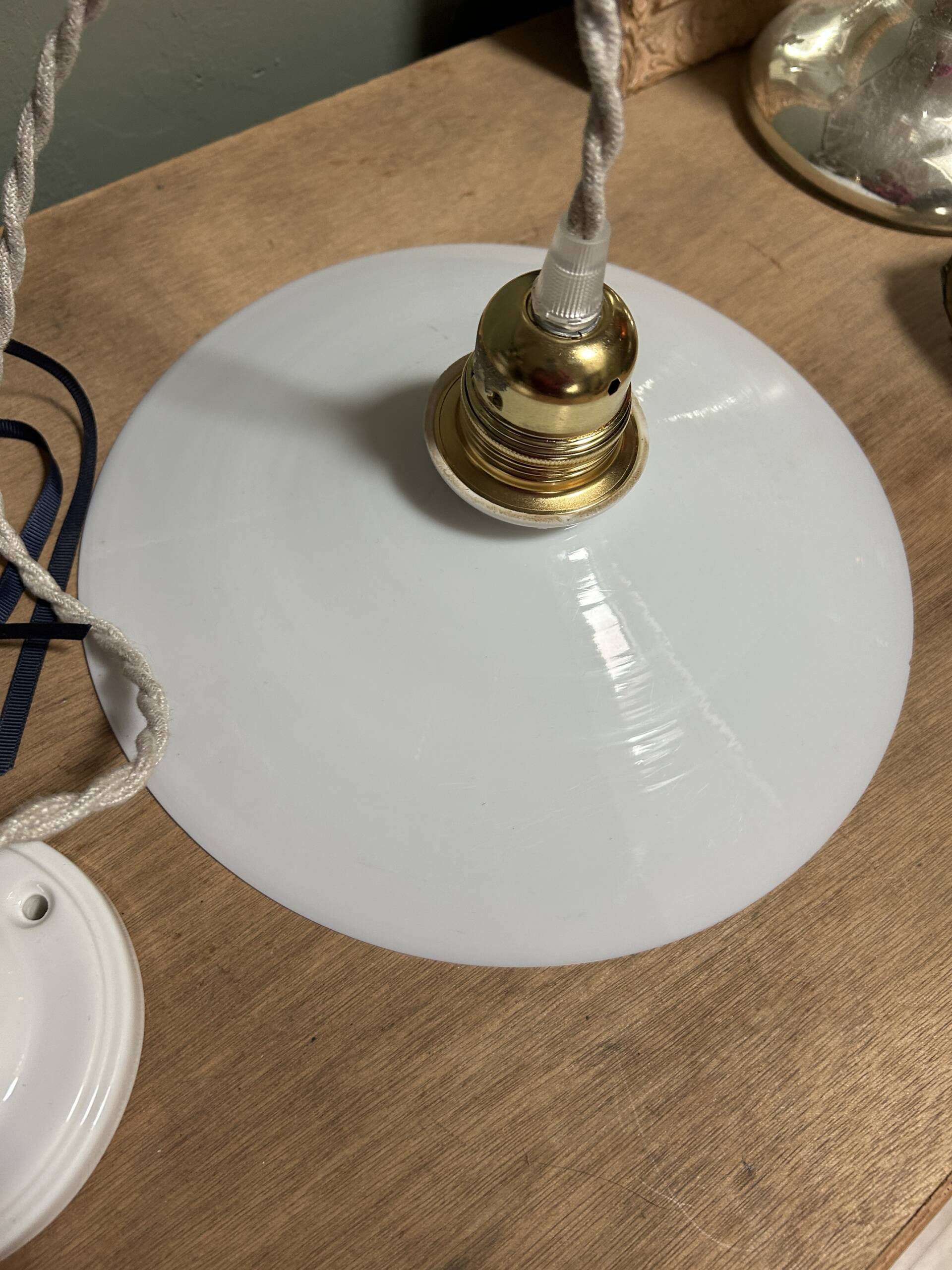 Opaline wall lamp