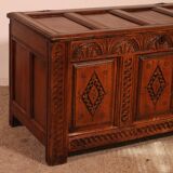 Coffre en chêne du 17° siècle anglais