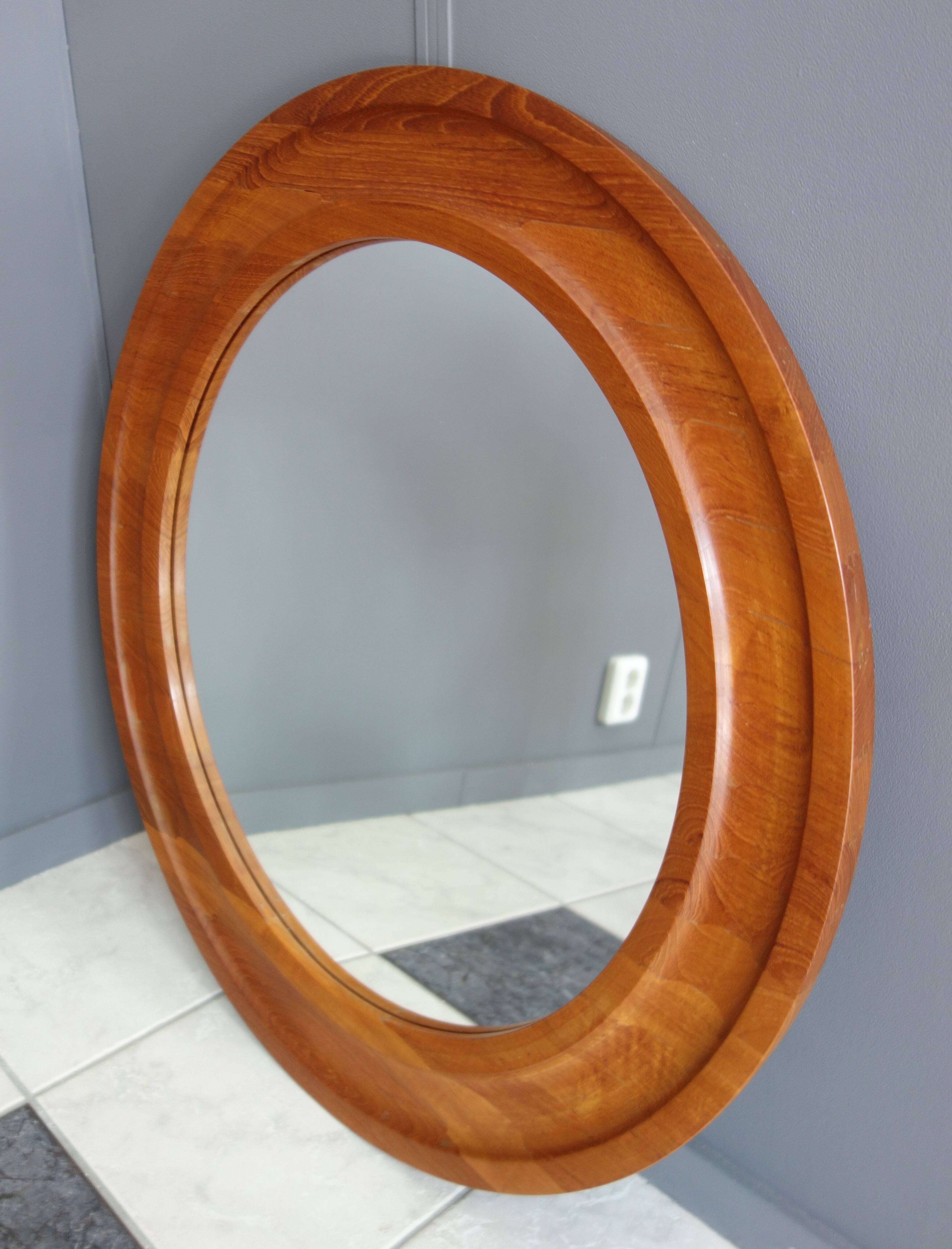 Miroir rond en teck par Hadsten Danemark 74cm