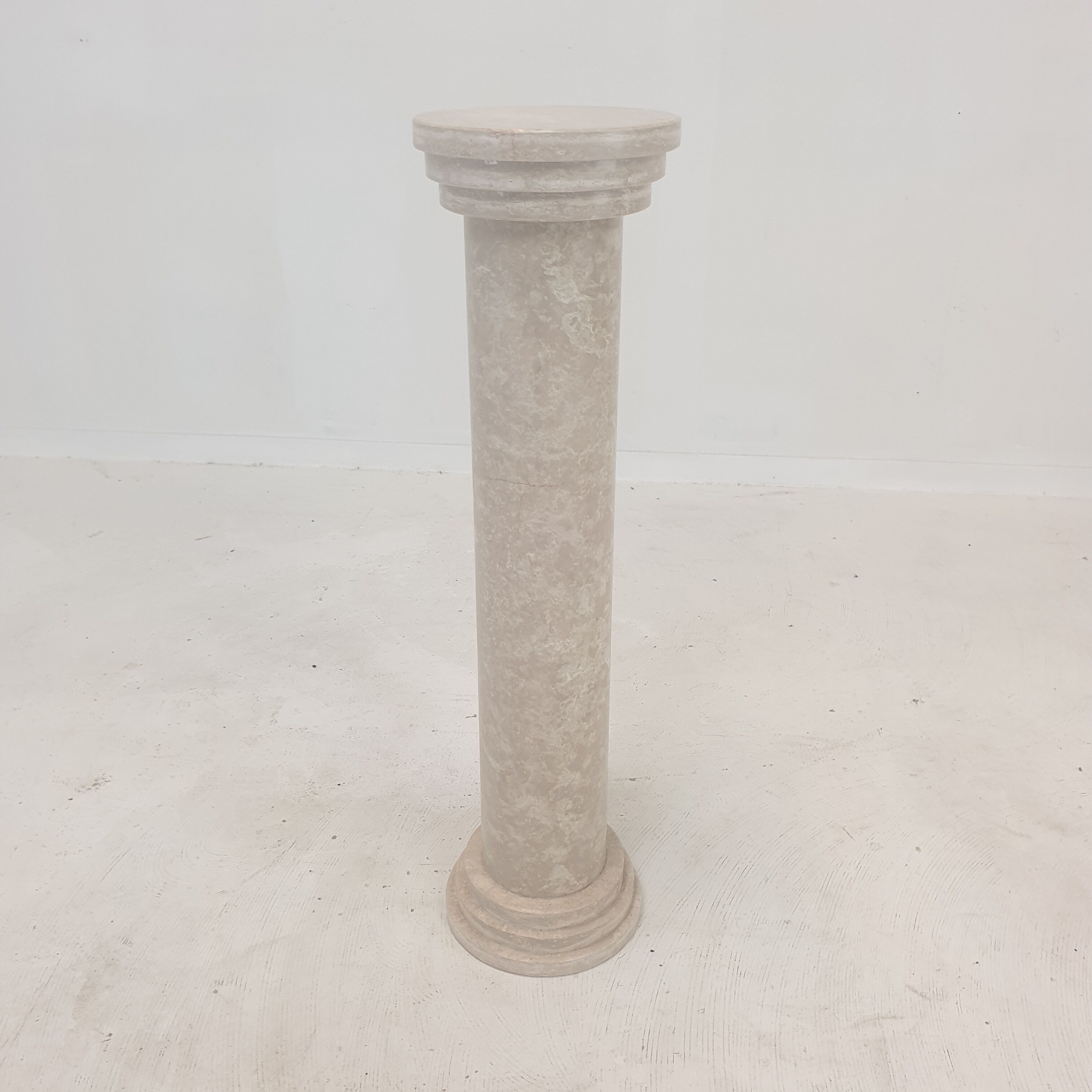 Italian travertine side table or pedestal, 1980's