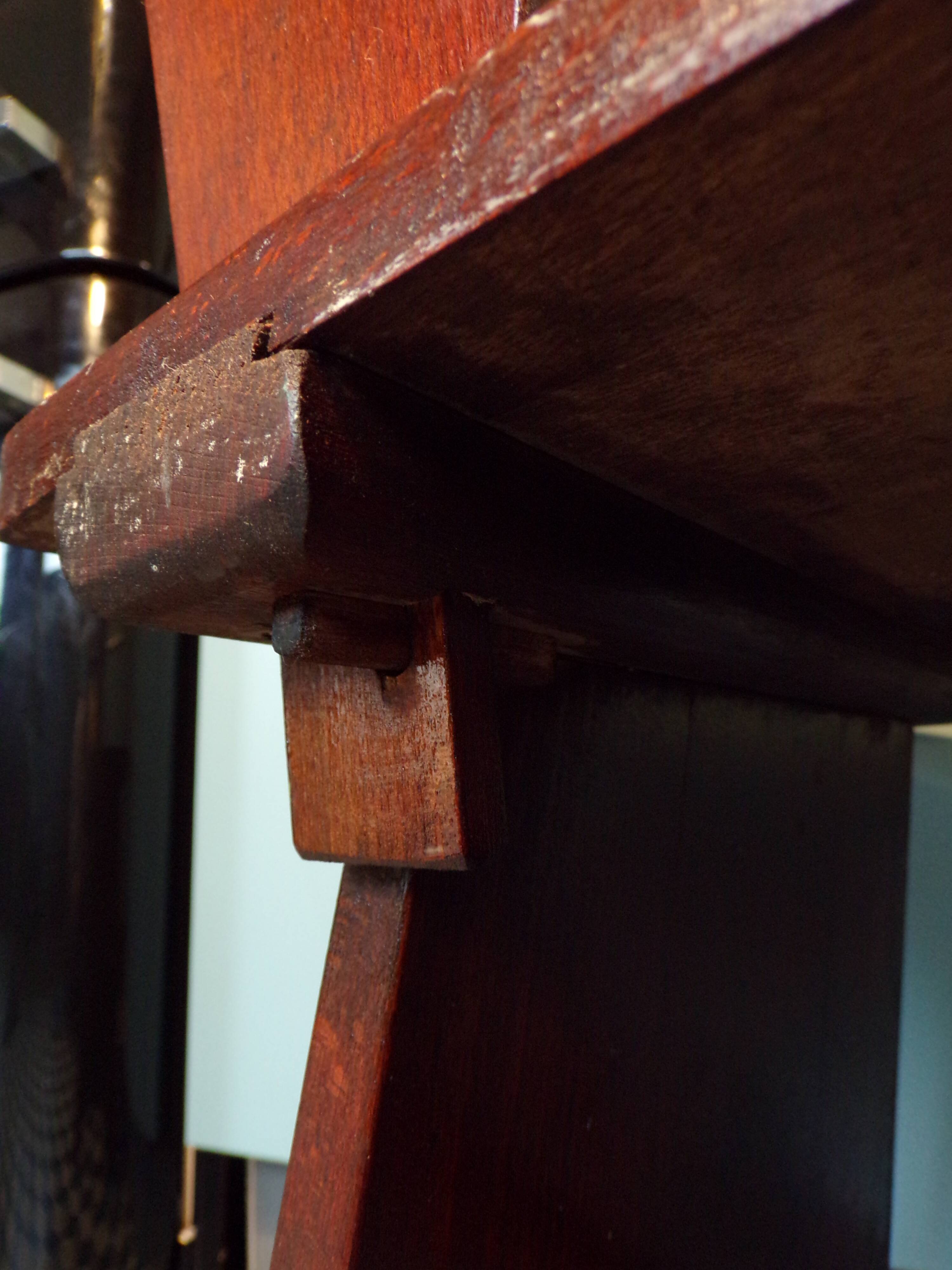 Art & craft reconstruction chair