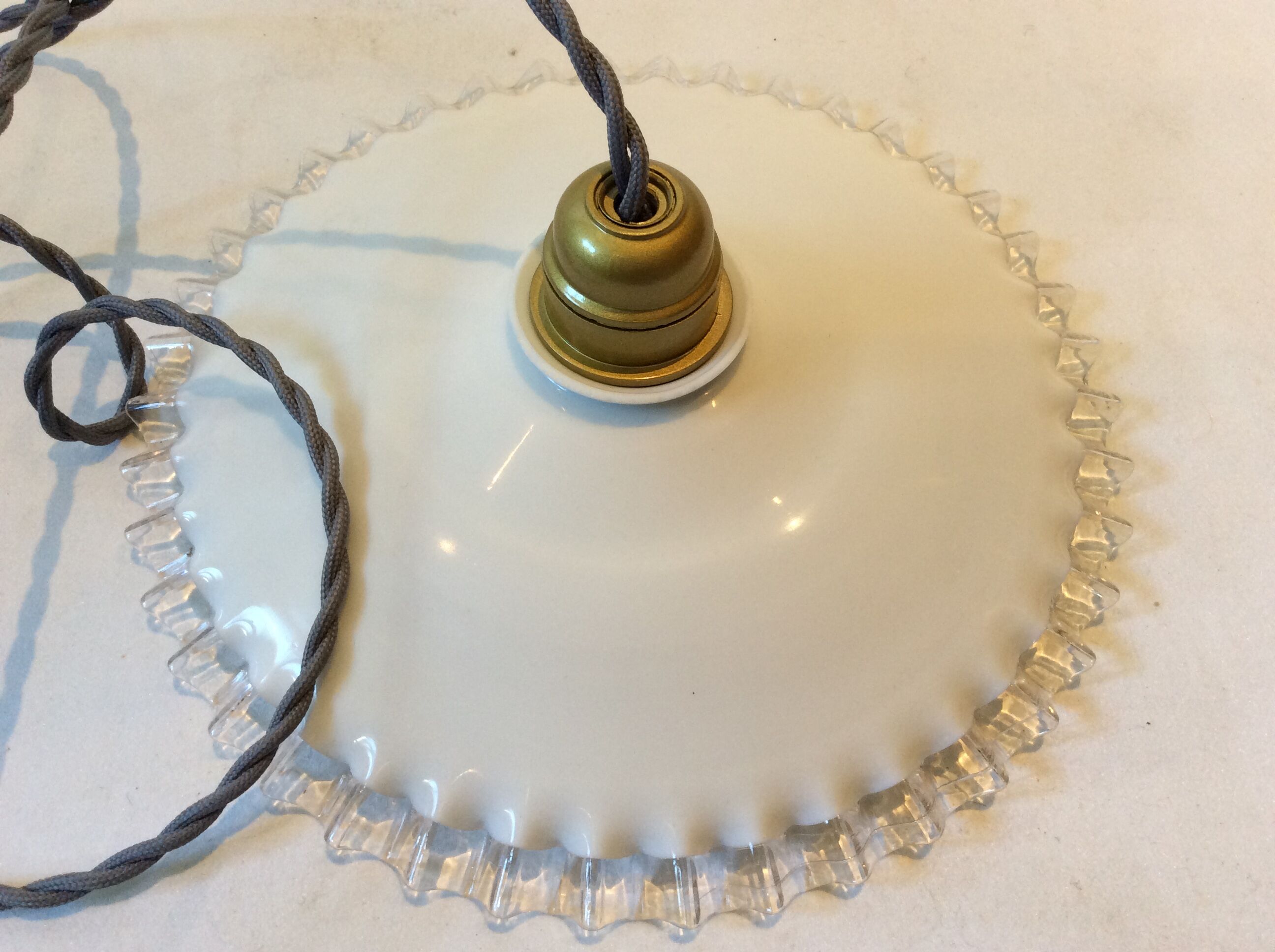 Suspension in vintage opaline