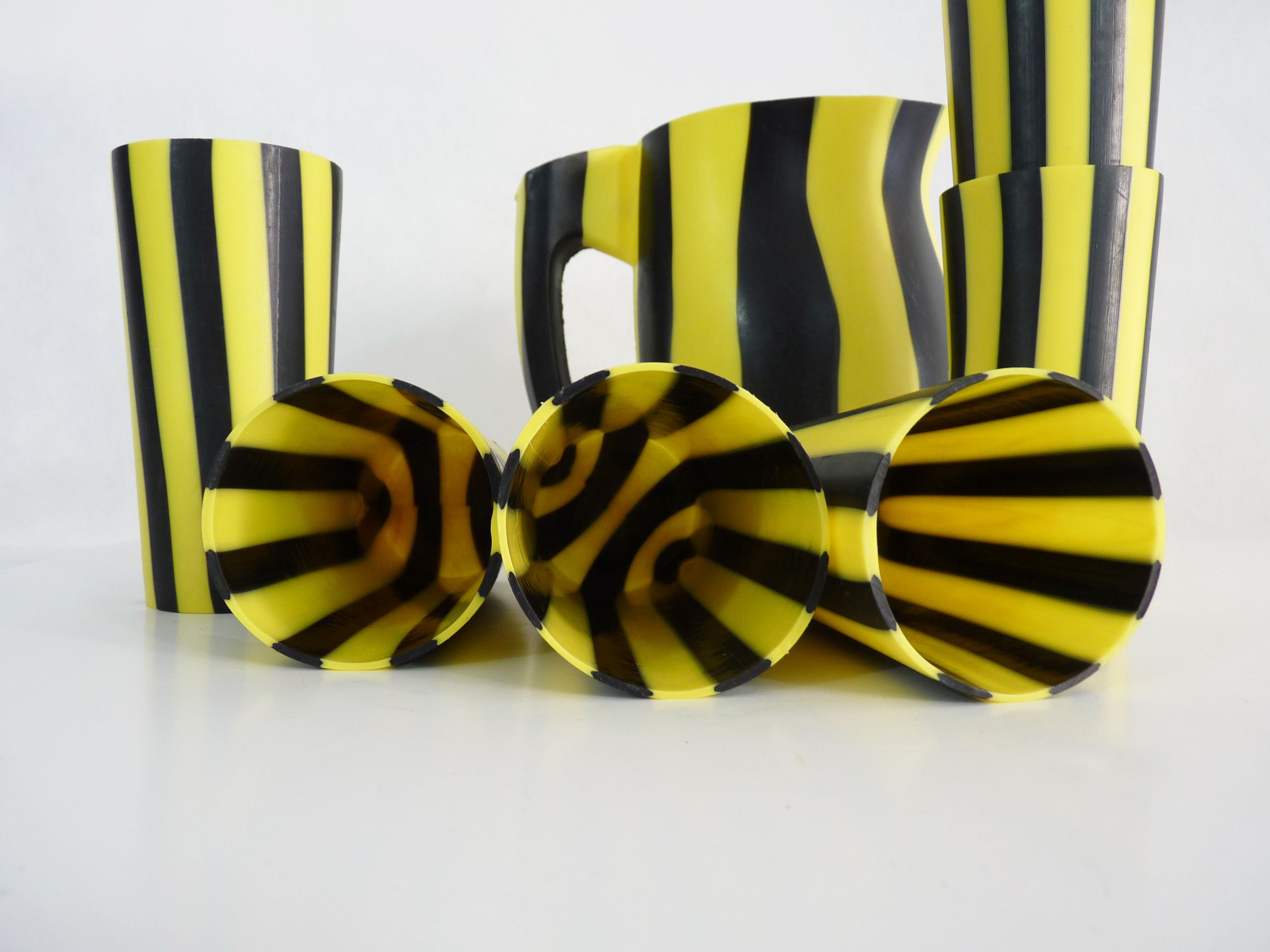 Orangeade service, vintage water service, yellow and black plastic. design. Year 60