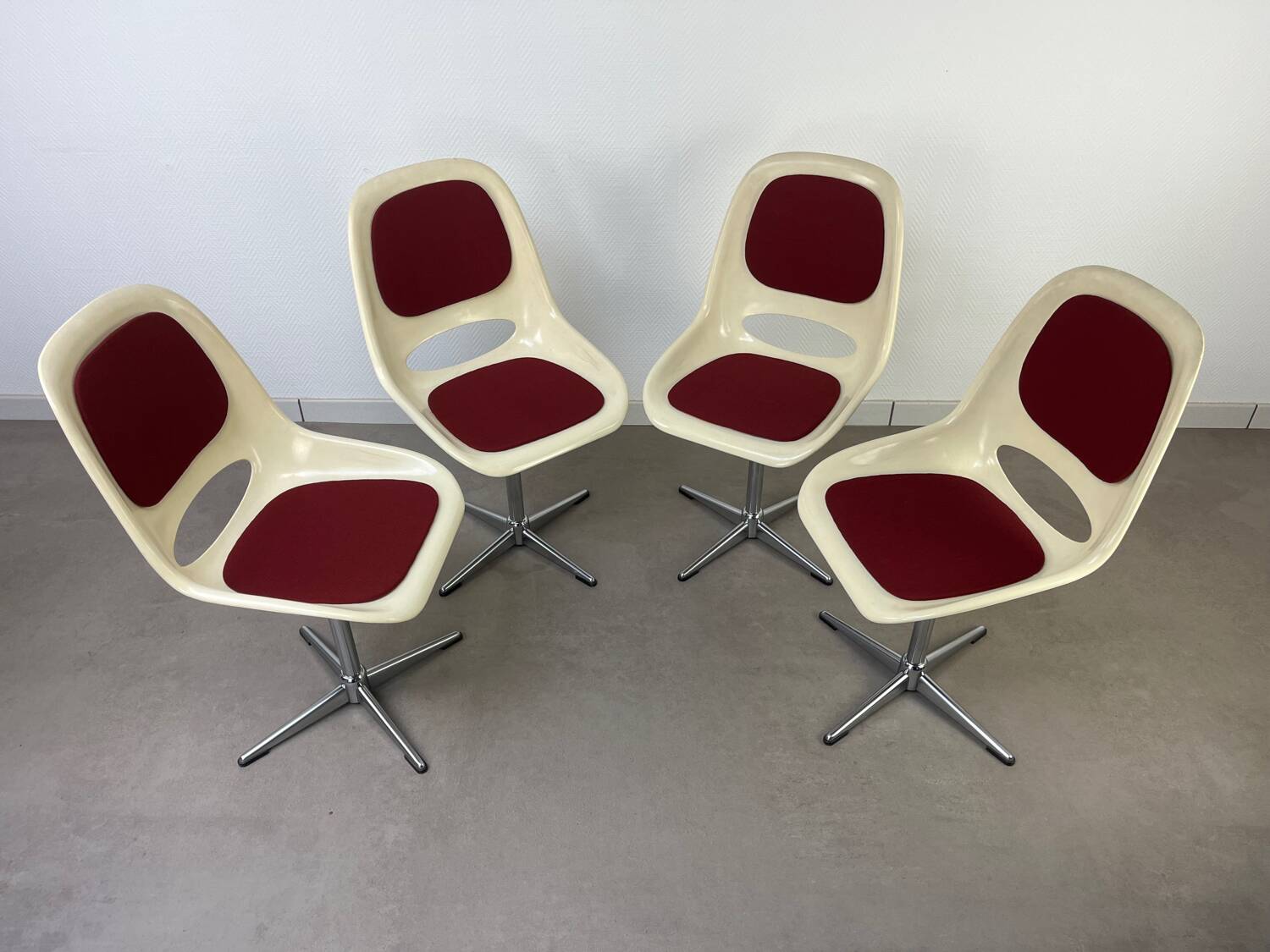 4 chaises Space Age, coque années 70 pour Lockhausen