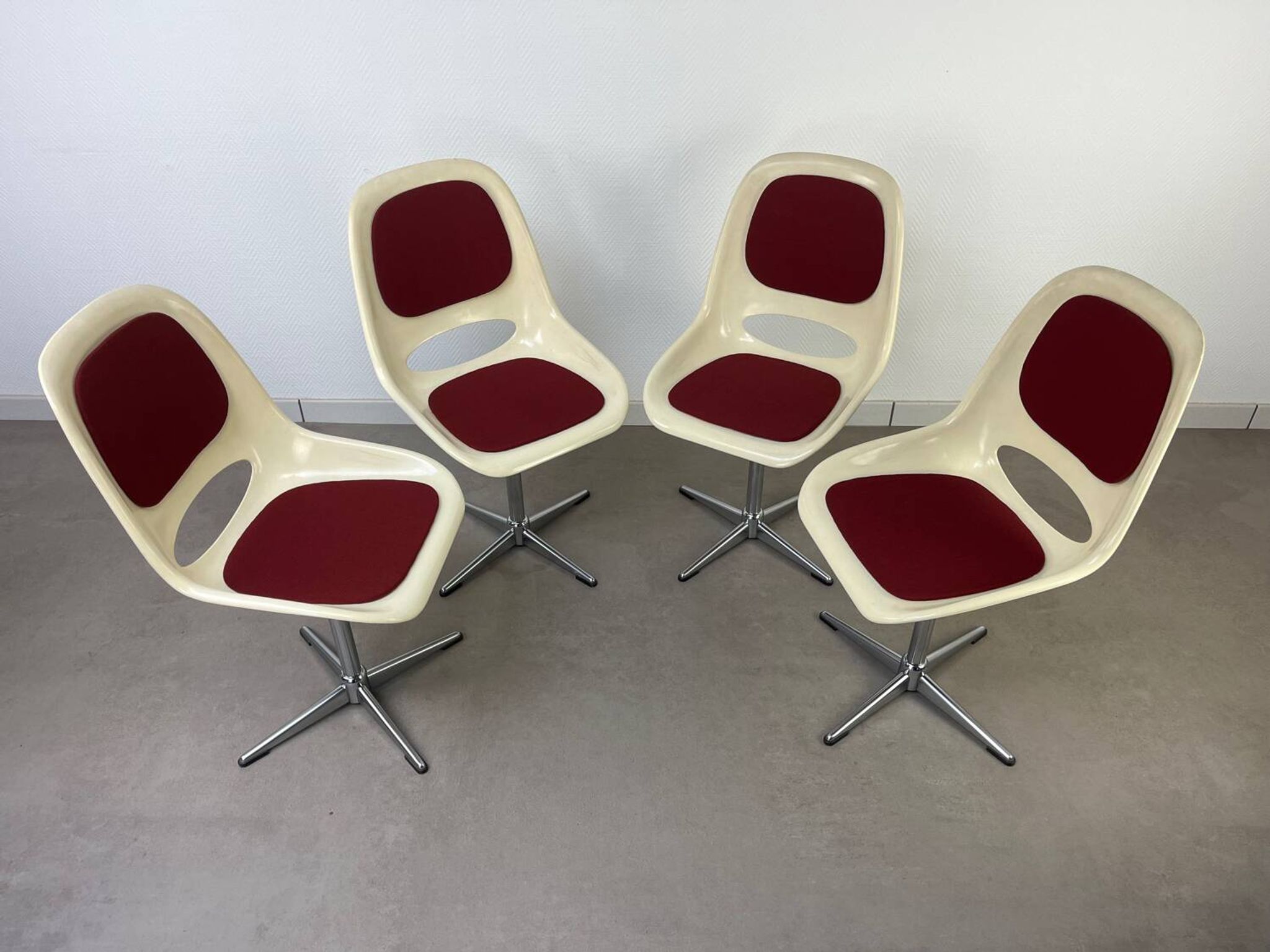 4 chaises Space Age, coque années 70 pour Lockhausen