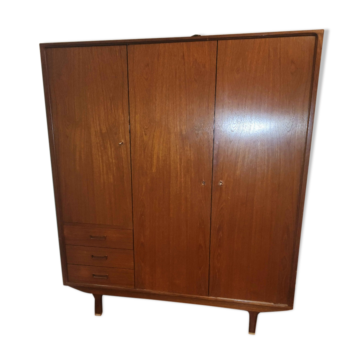 Scandinavian wardrobe 3doors