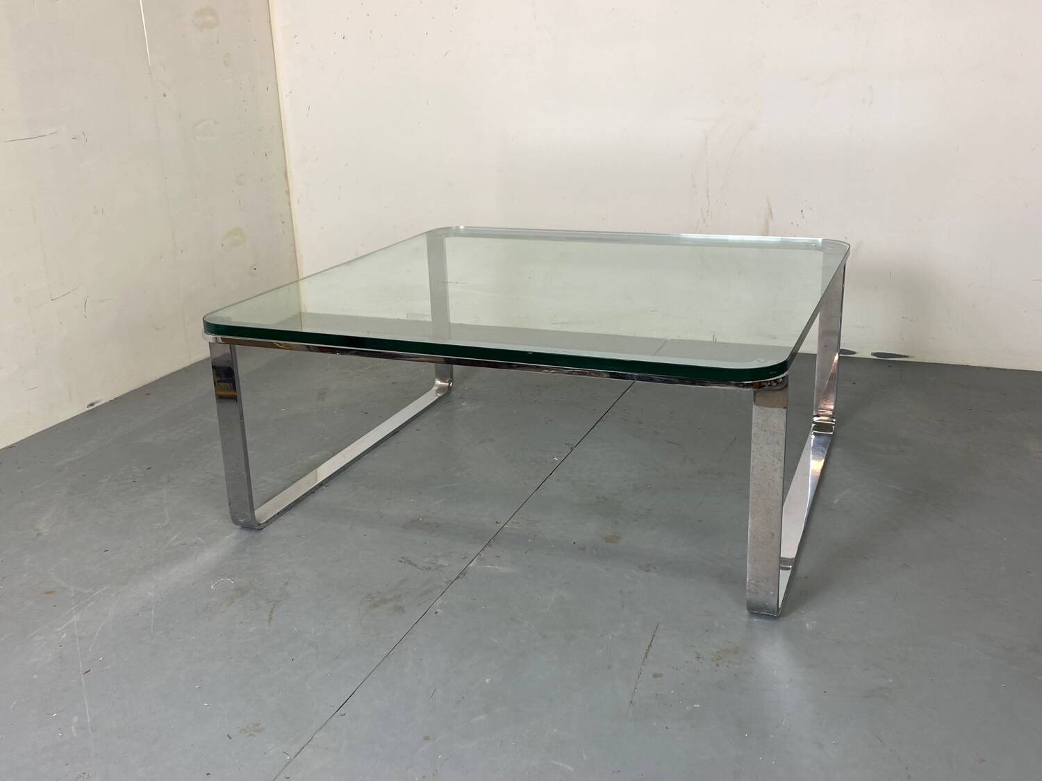Table basse moderniste suisse en chrome, acier et verre de Strässle, années 1970