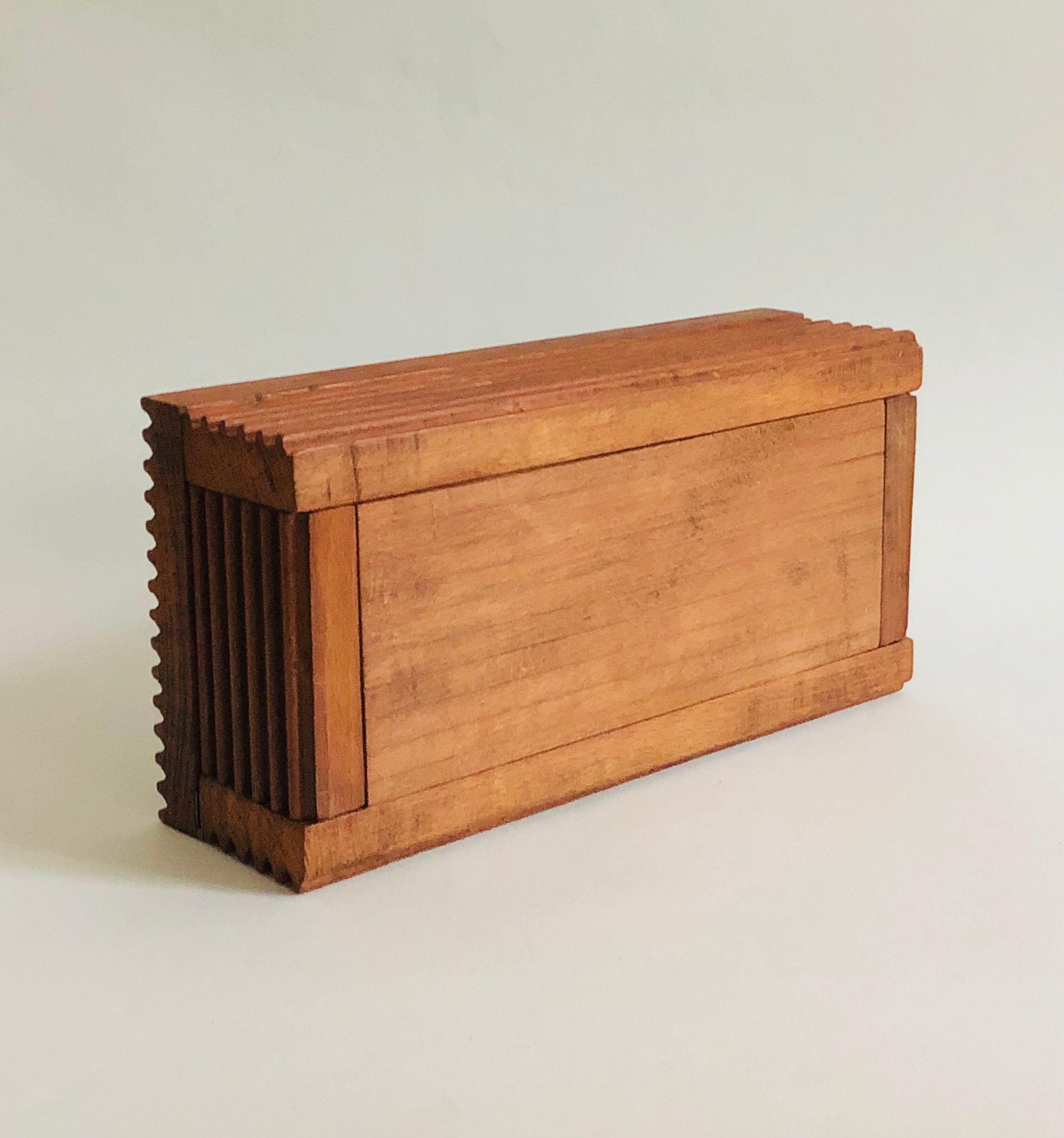 Boîte en bois faite main L25cm
