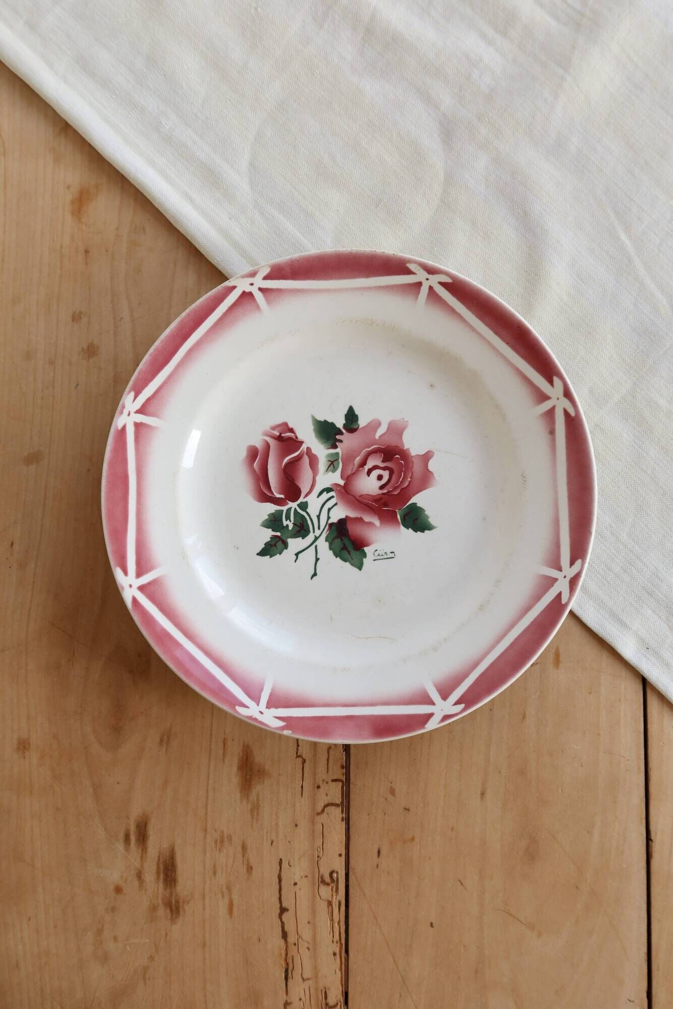 Round serving dish in Sarreguemines earthenware, Cibon model - Floral decoration