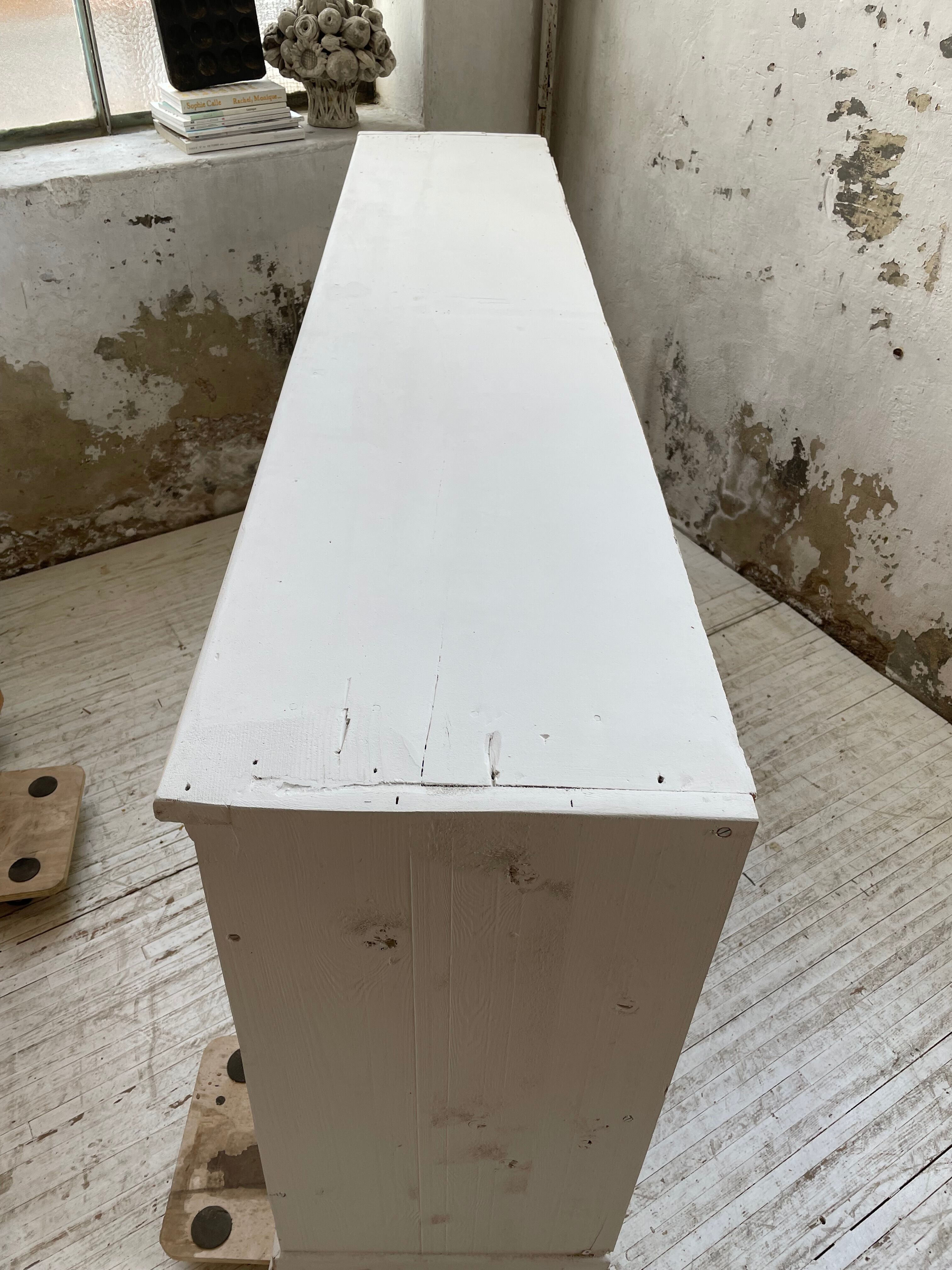 Library showcase ivory white sliding doors