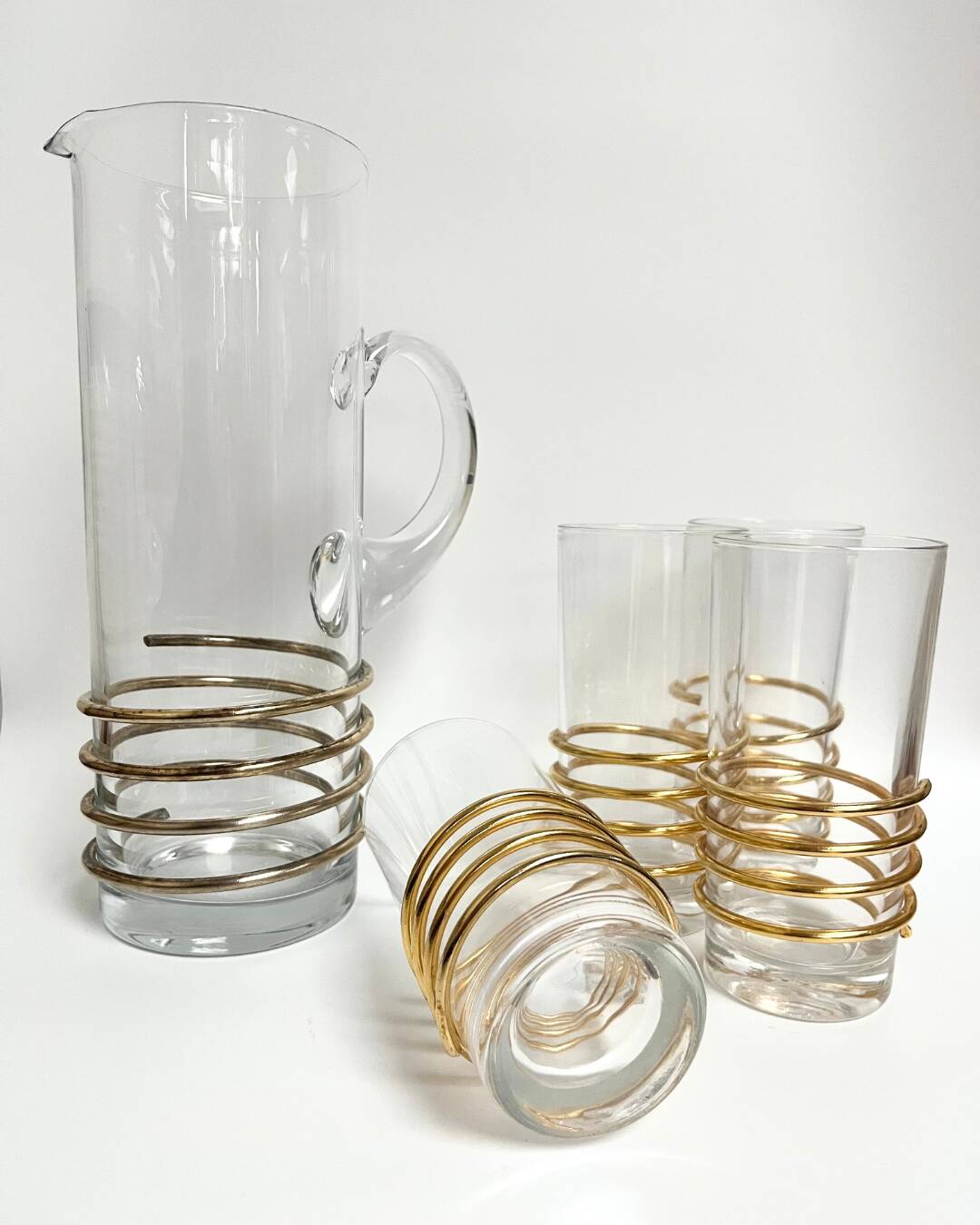 Vintage glassware set with decanter – golden spirals, France 1960