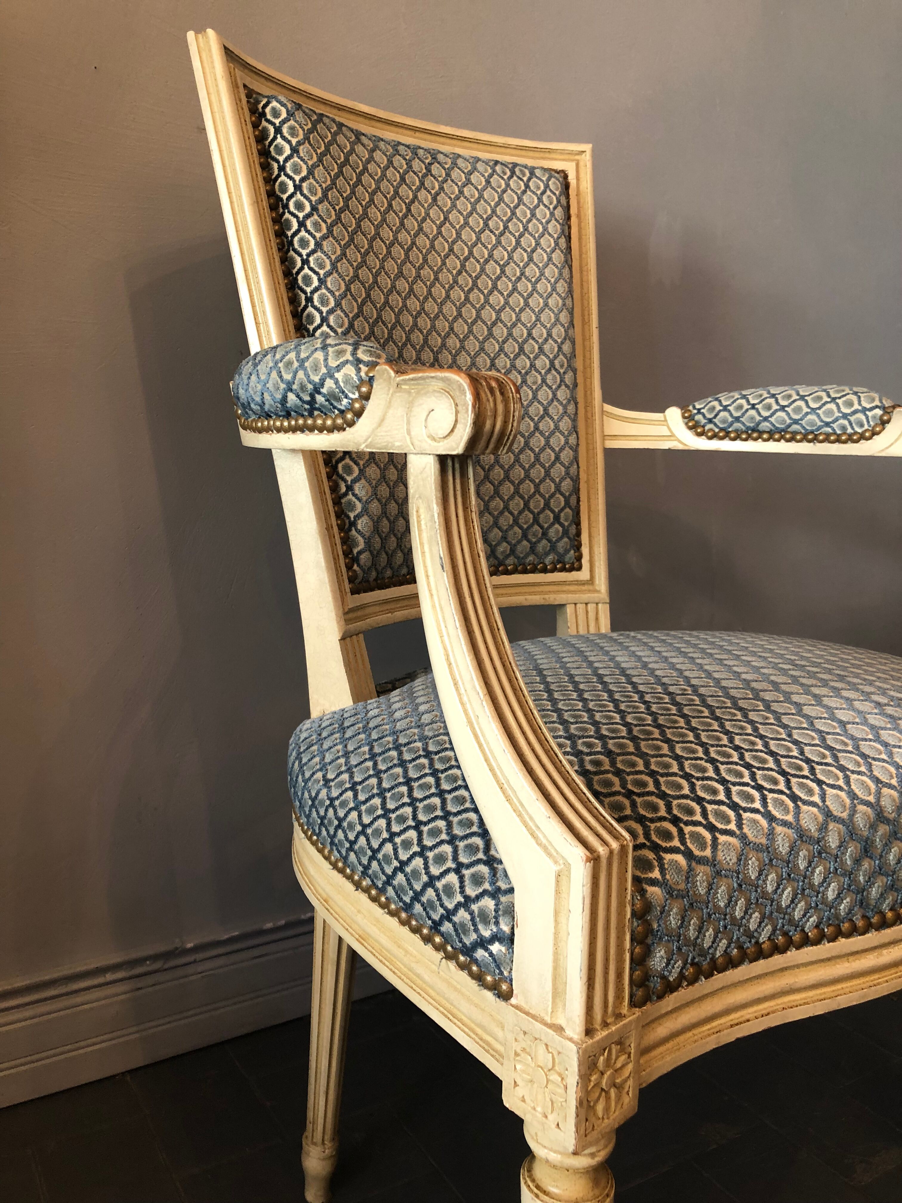 Duo de fauteuils anciens