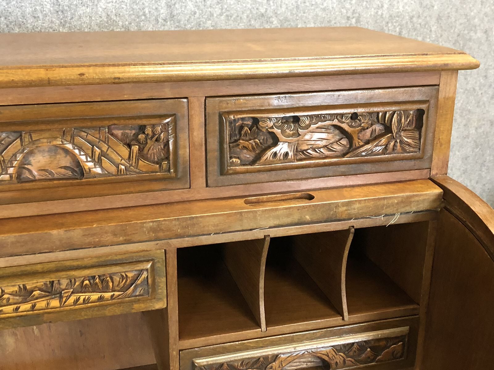 Bureau à cylindre d'inspiration asiatique années 70