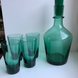 Ensemble d'une carafe et de 4 verres design en verre vert années 70